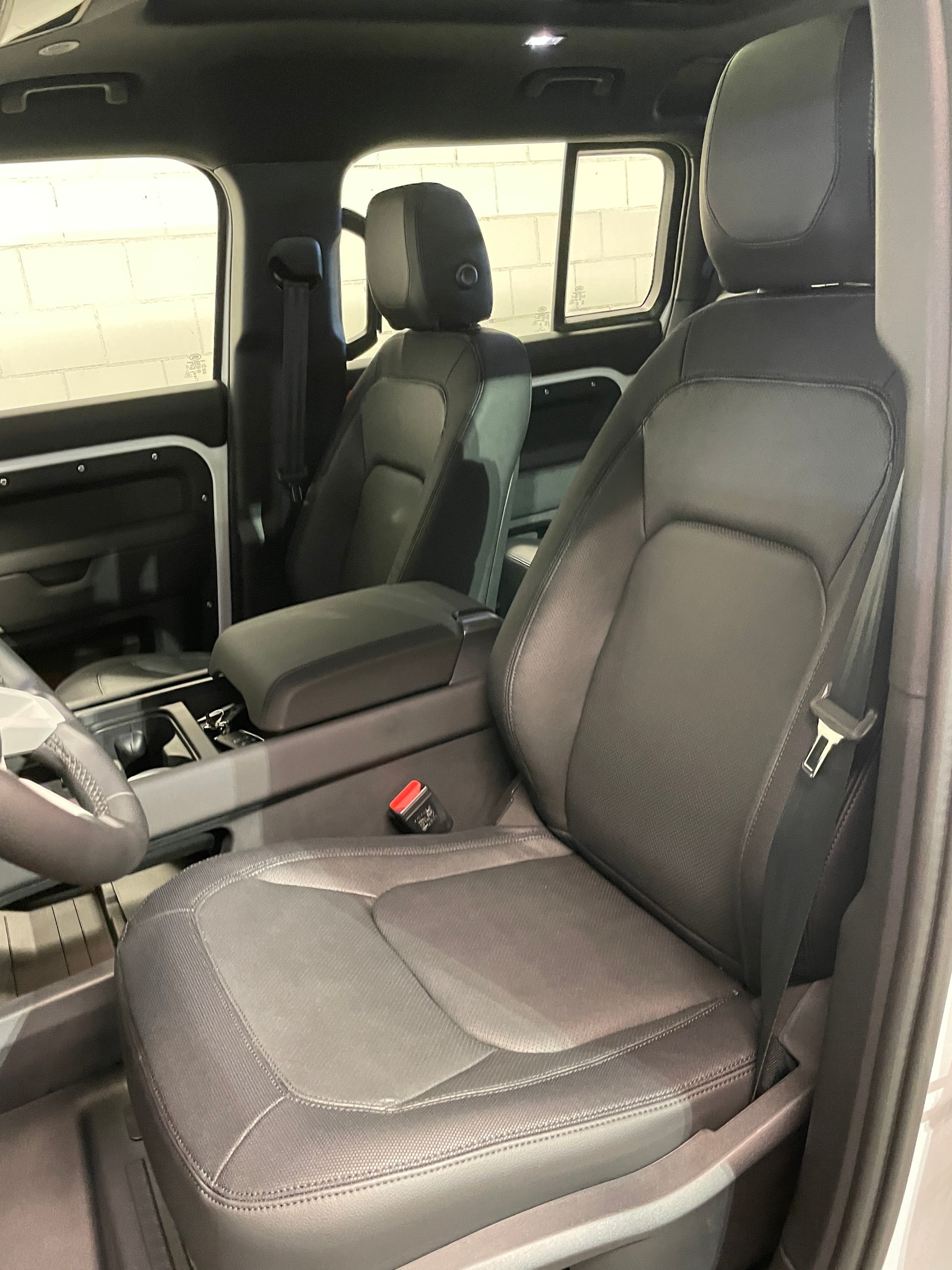 LAND ROVER Defender 110 P400 I6 X-Dynamic SE 3.0 AT8 mit AHK-image-17