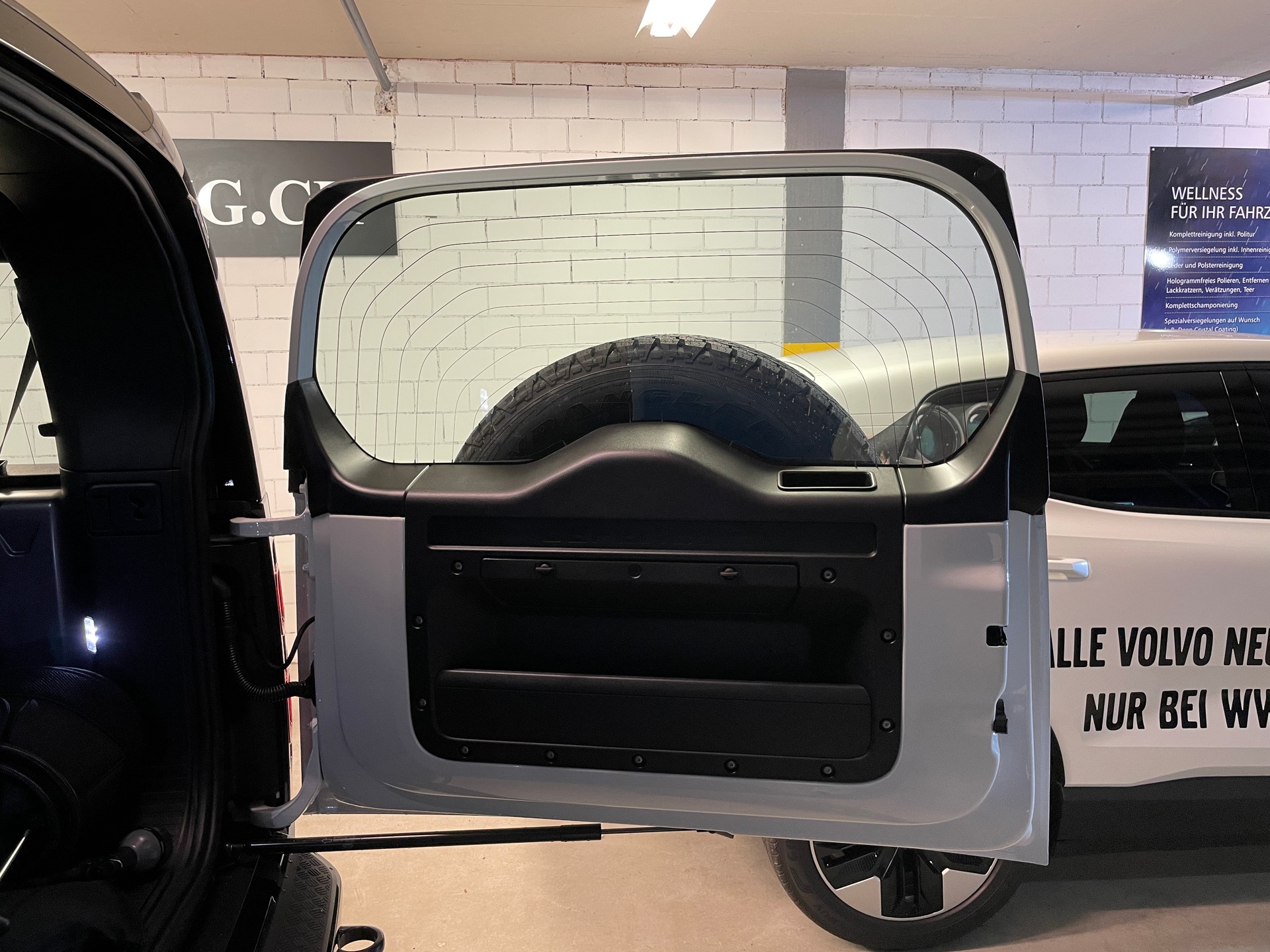 LAND ROVER Defender 110 P400 I6 X-Dynamic SE 3.0 AT8 mit AHK-image-9