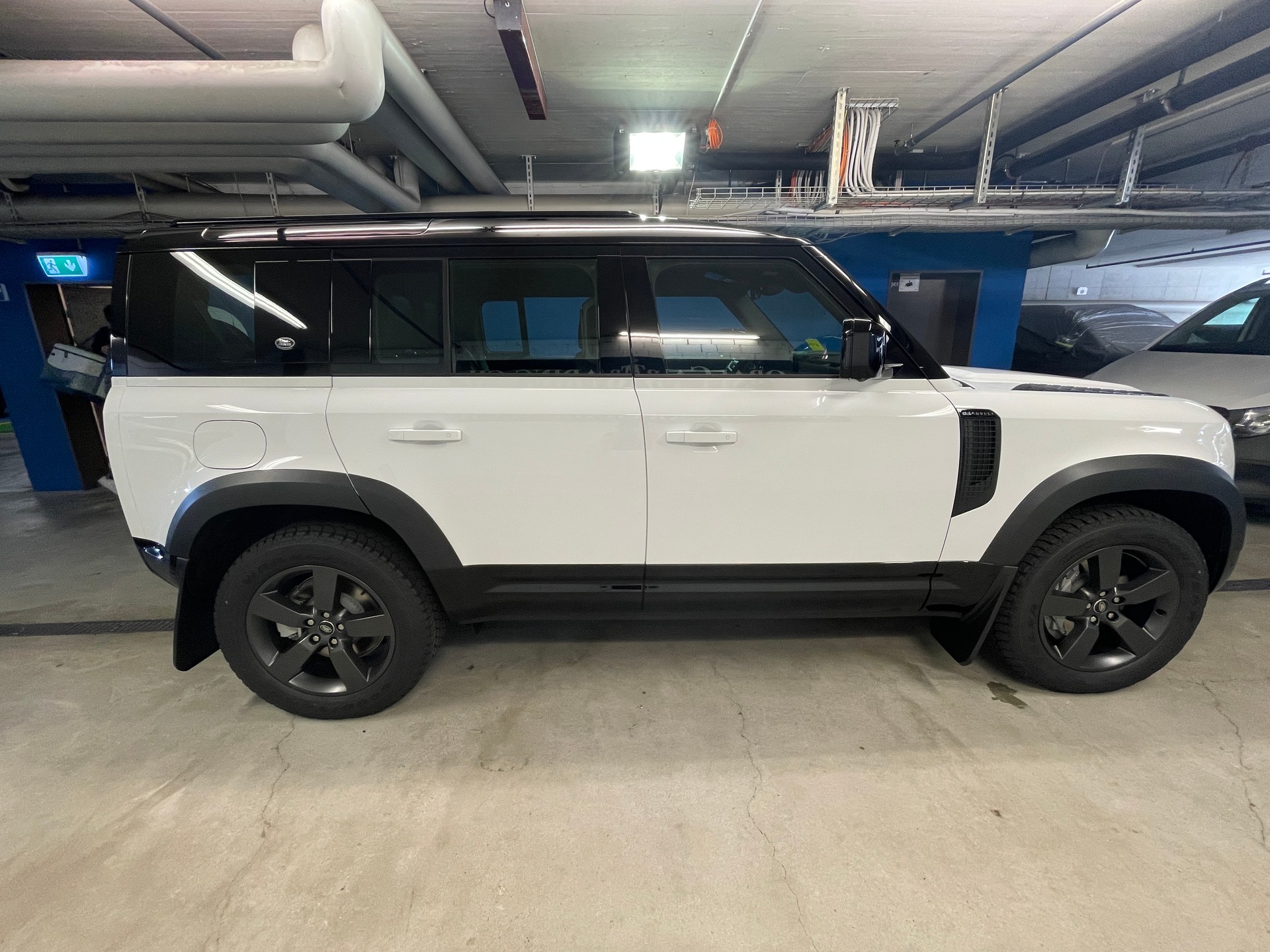 LAND ROVER Defender 110 P400 I6 X-Dynamic SE 3.0 AT8 mit AHK-image-11