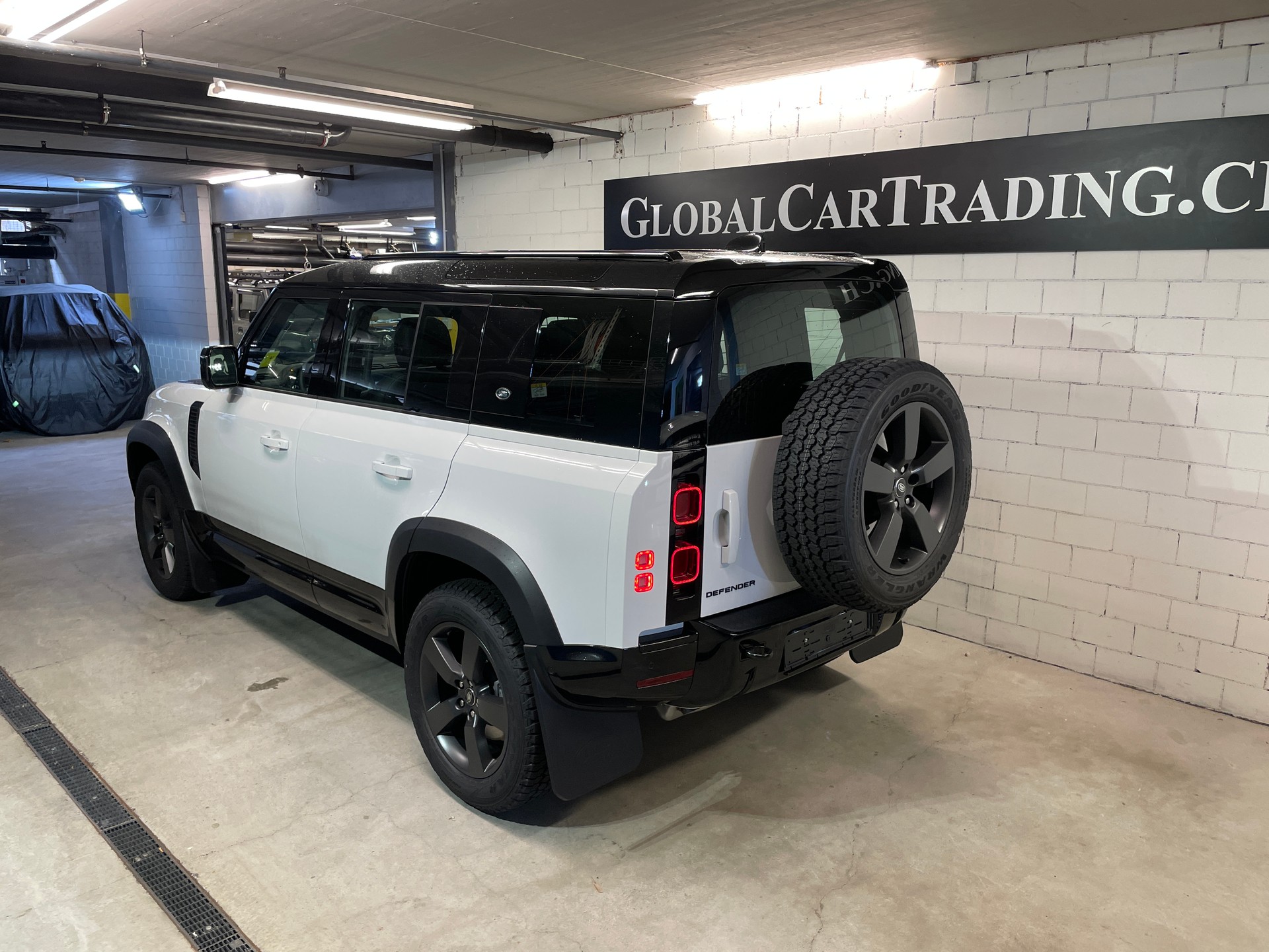 LAND ROVER Defender 110 P400 I6 X-Dynamic SE 3.0 AT8 mit AHK-image-3