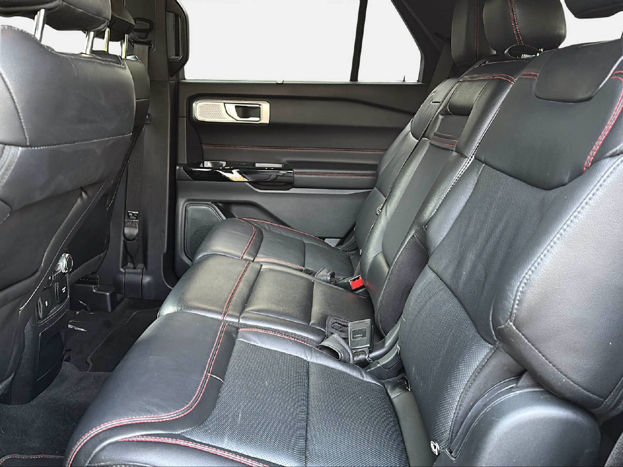 FORD Explorer 3.0 V6 Plug-in Hybrid ST-Line-image-13