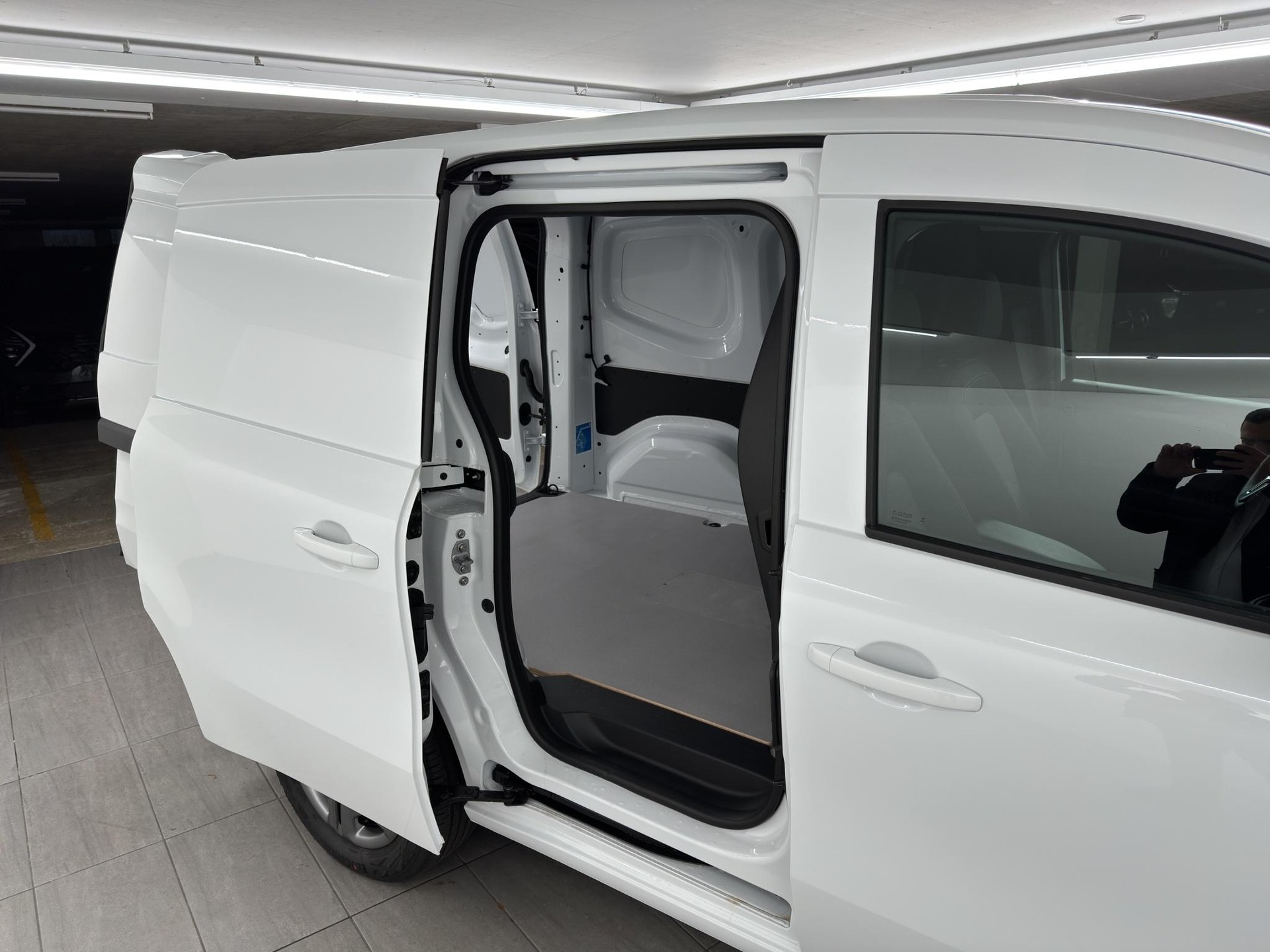 MERCEDES-BENZ eCitan 112 Kaw. S 45 kWh-image-6