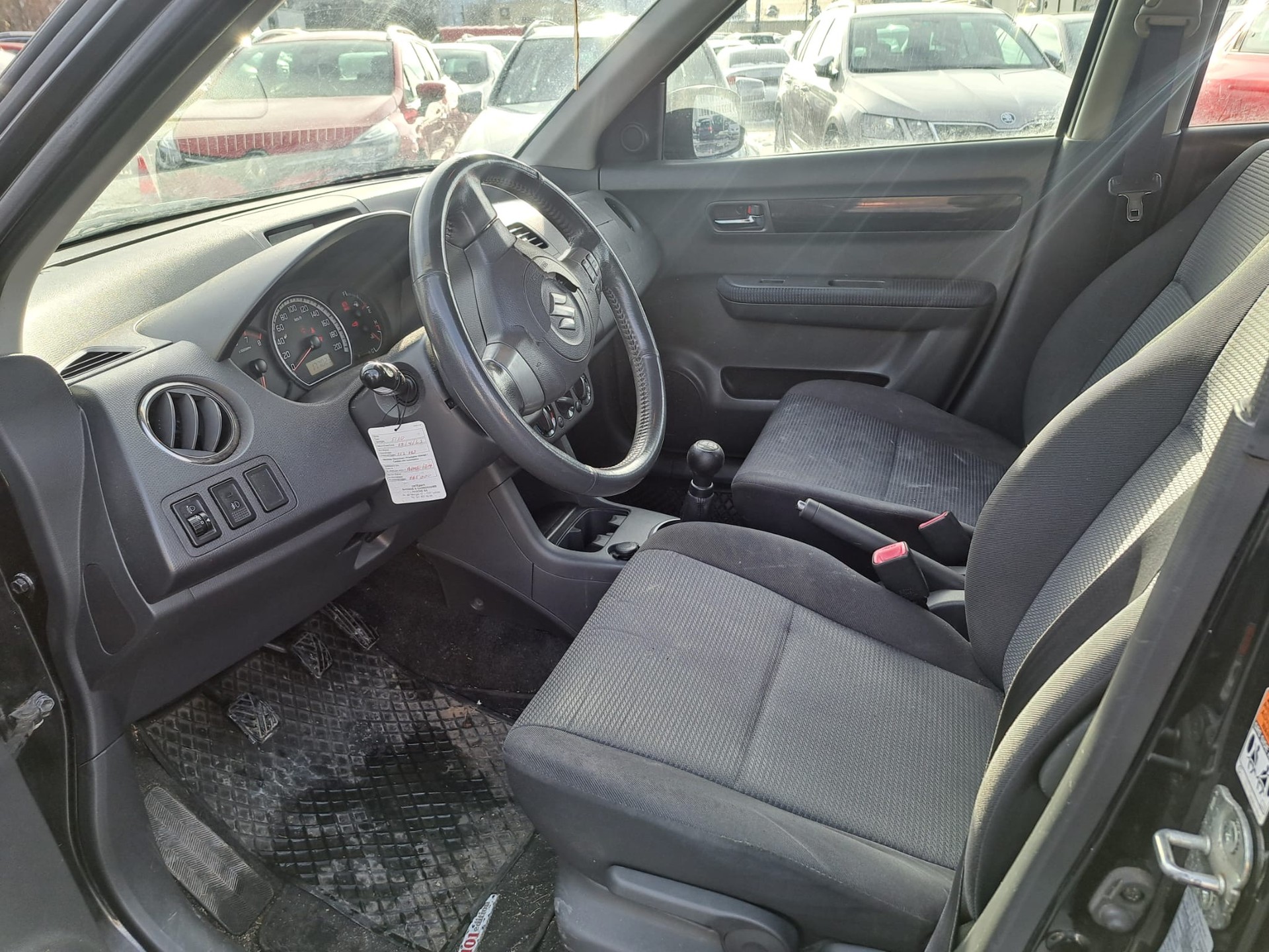 SUZUKI Swift 1.3i 16V GL Top 4x4-image-12