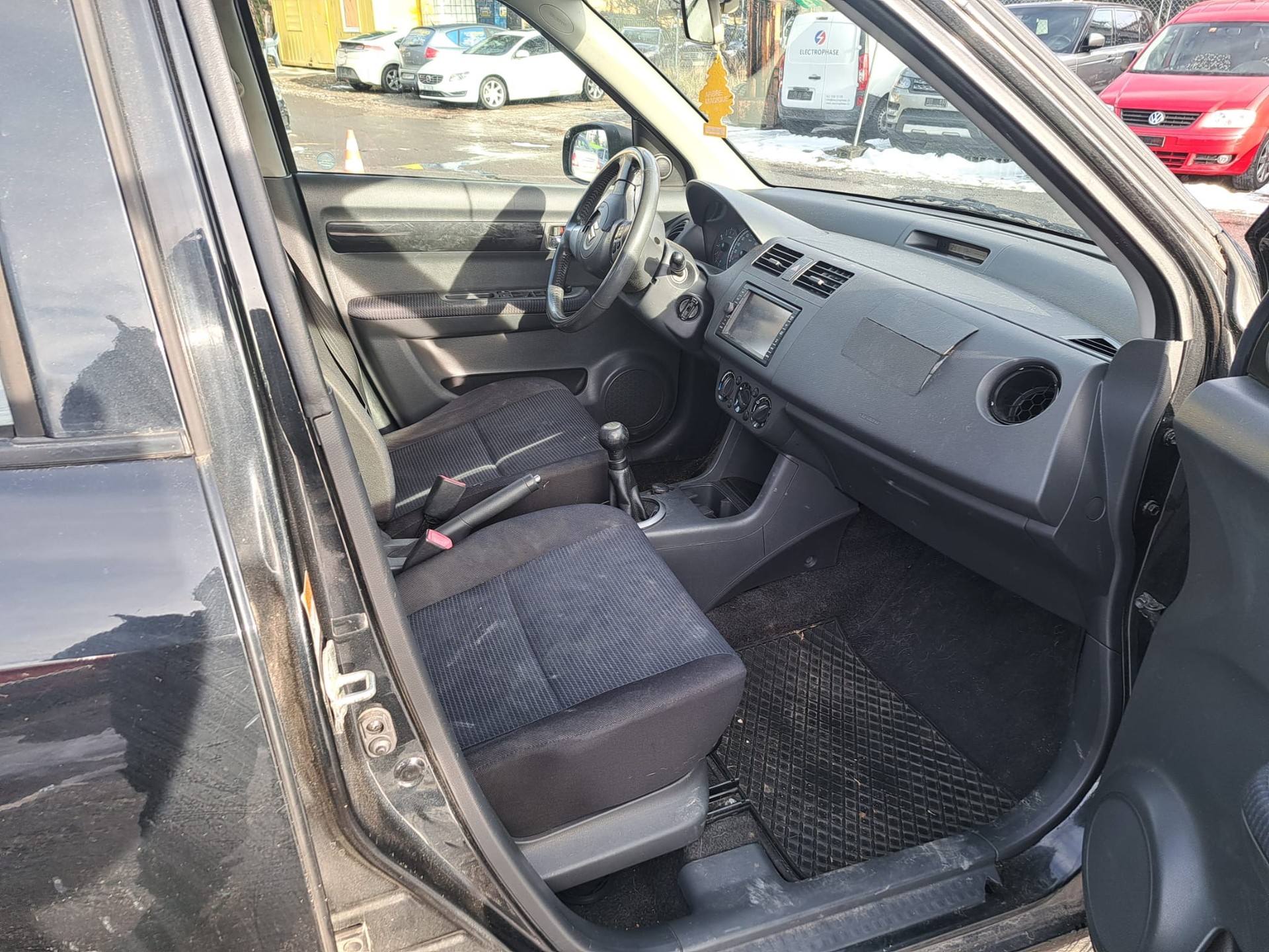 SUZUKI Swift 1.3i 16V GL Top 4x4-image-9