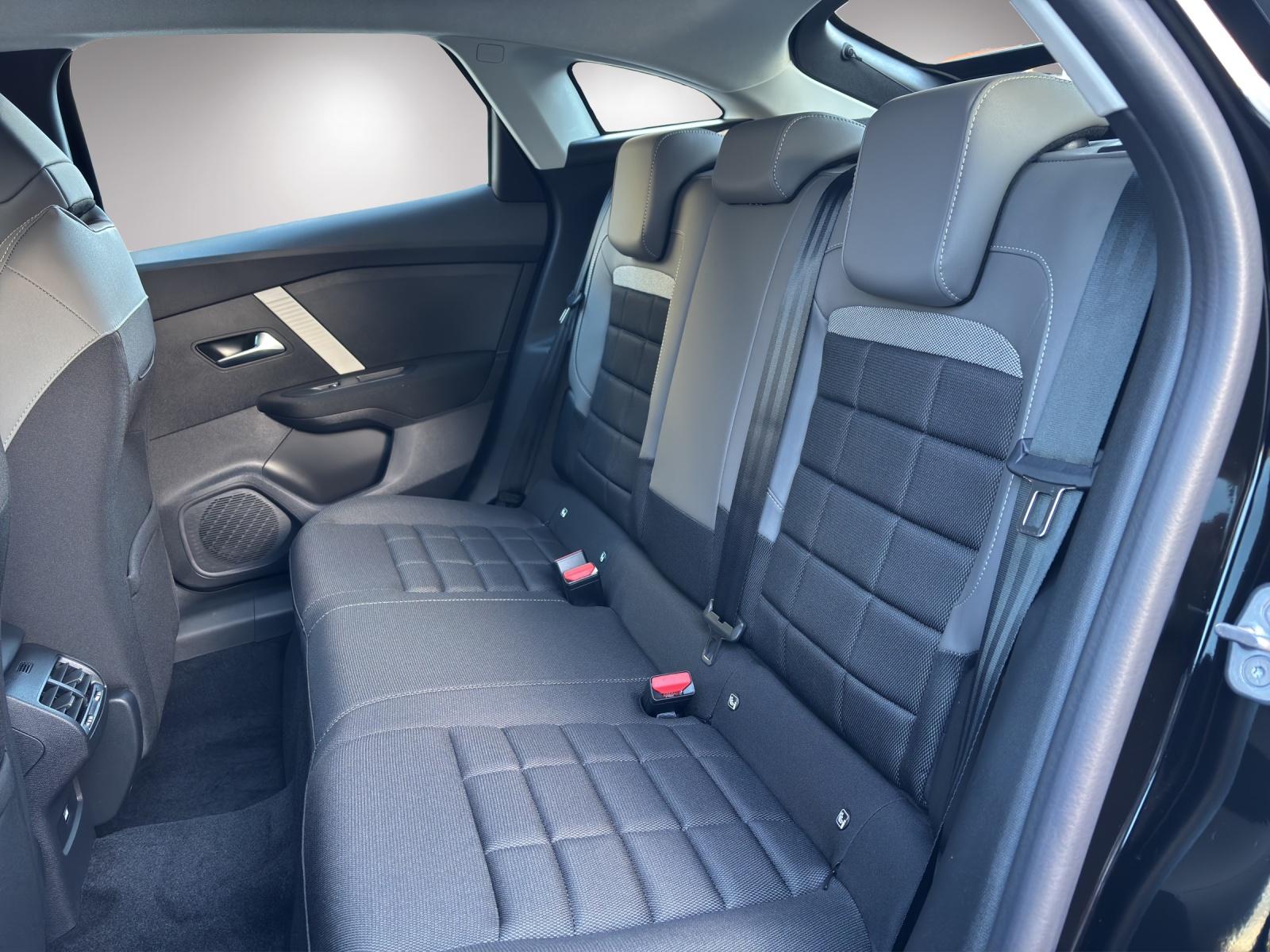 CITROEN C4 1.2 Hybrid Plus-image-12