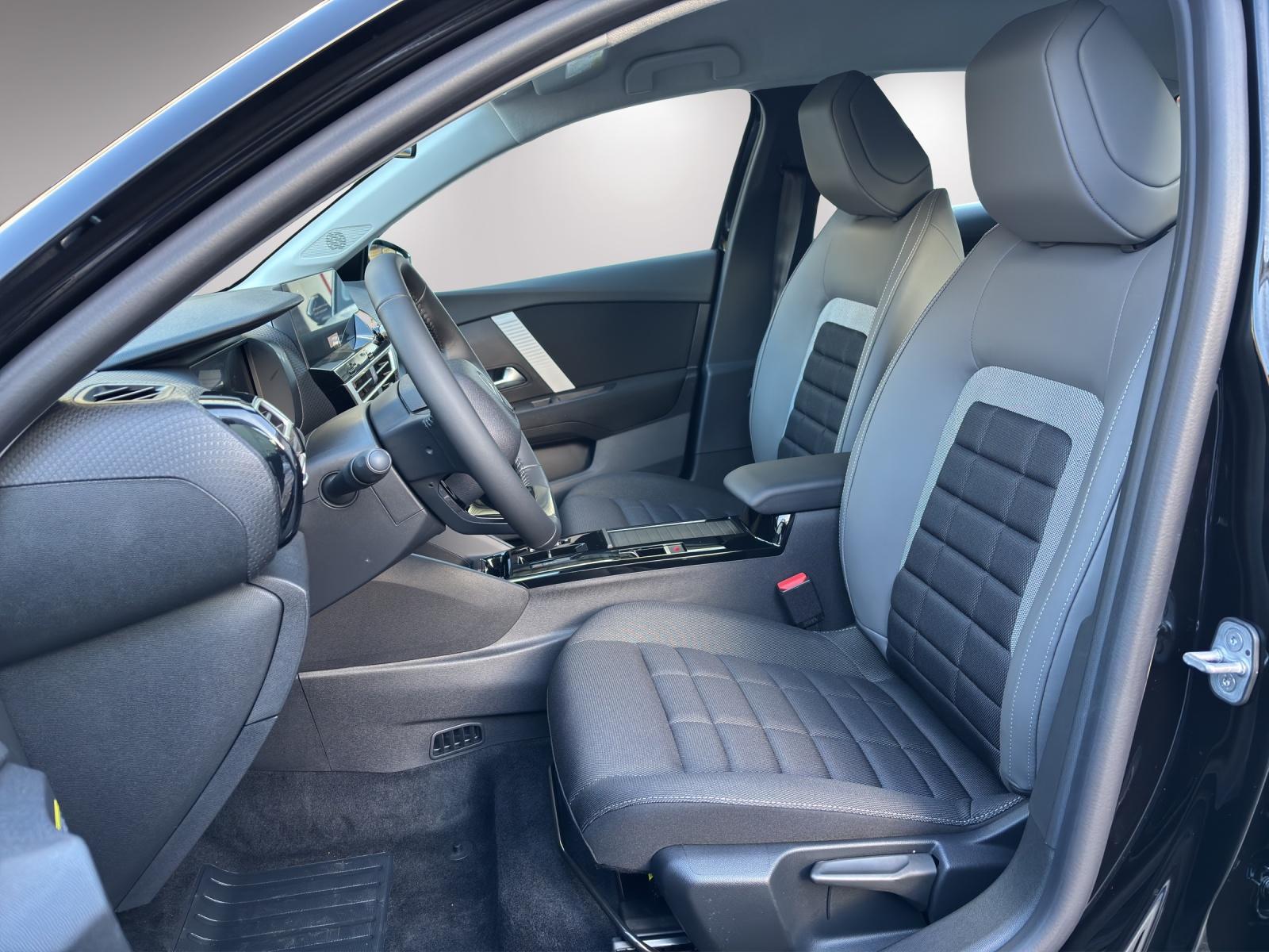 CITROEN C4 1.2 Hybrid Plus-image-7
