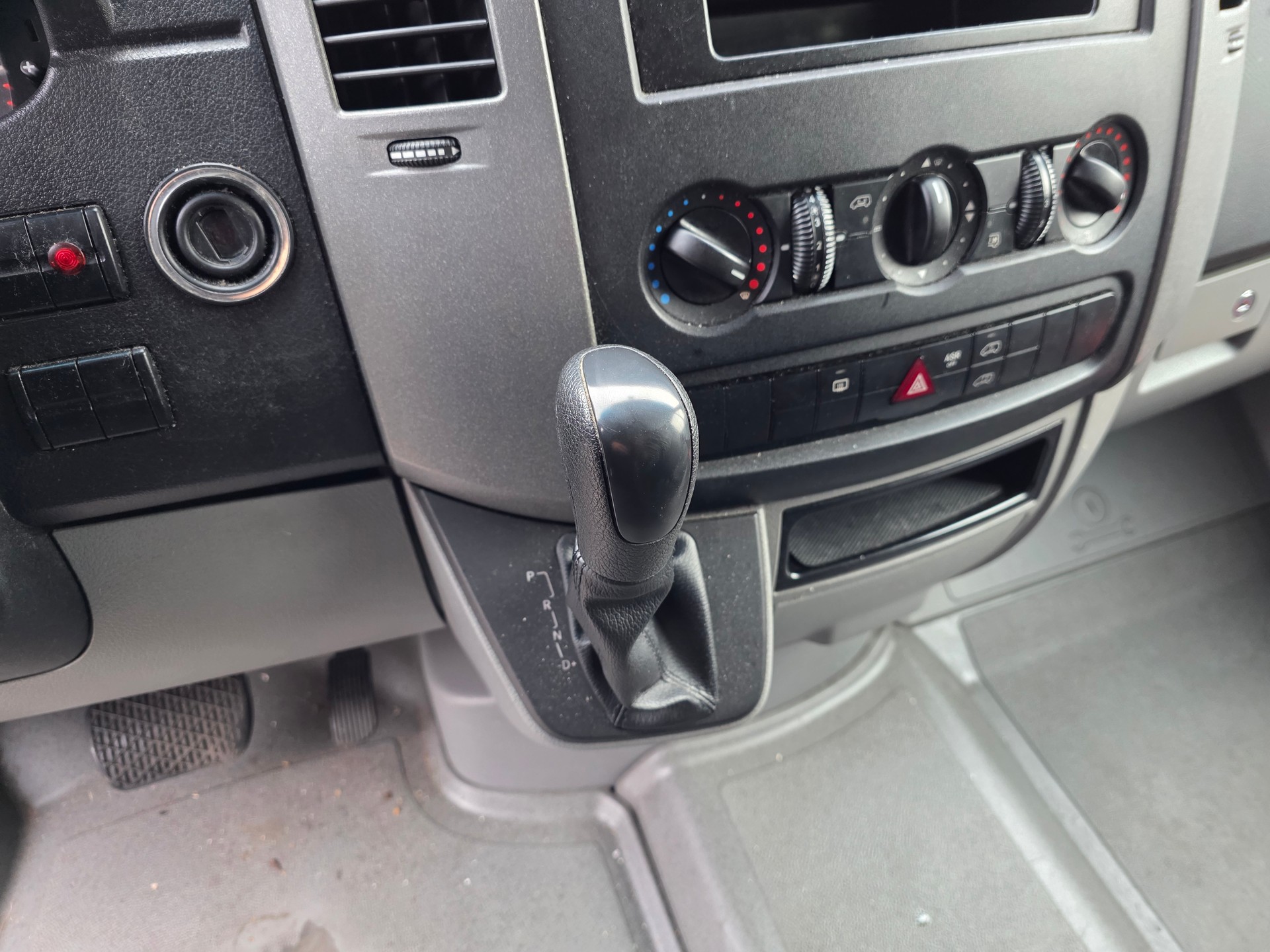 MERCEDES-BENZ Sprinter 313 CDI Kompakt - 9 Plätze/places Automat-image-20