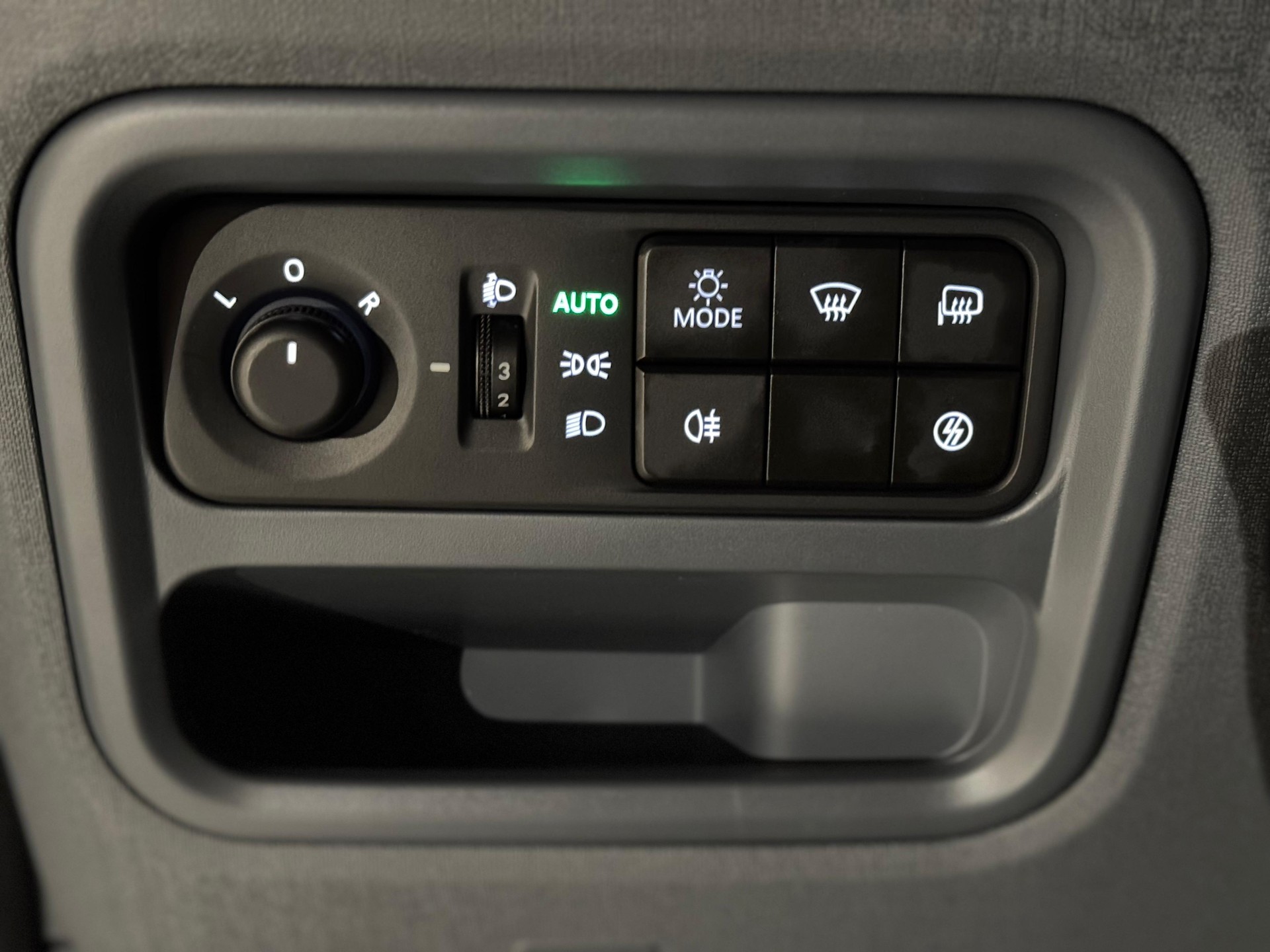 MAXUS eDeliver 5 L1 64kWh-image-8