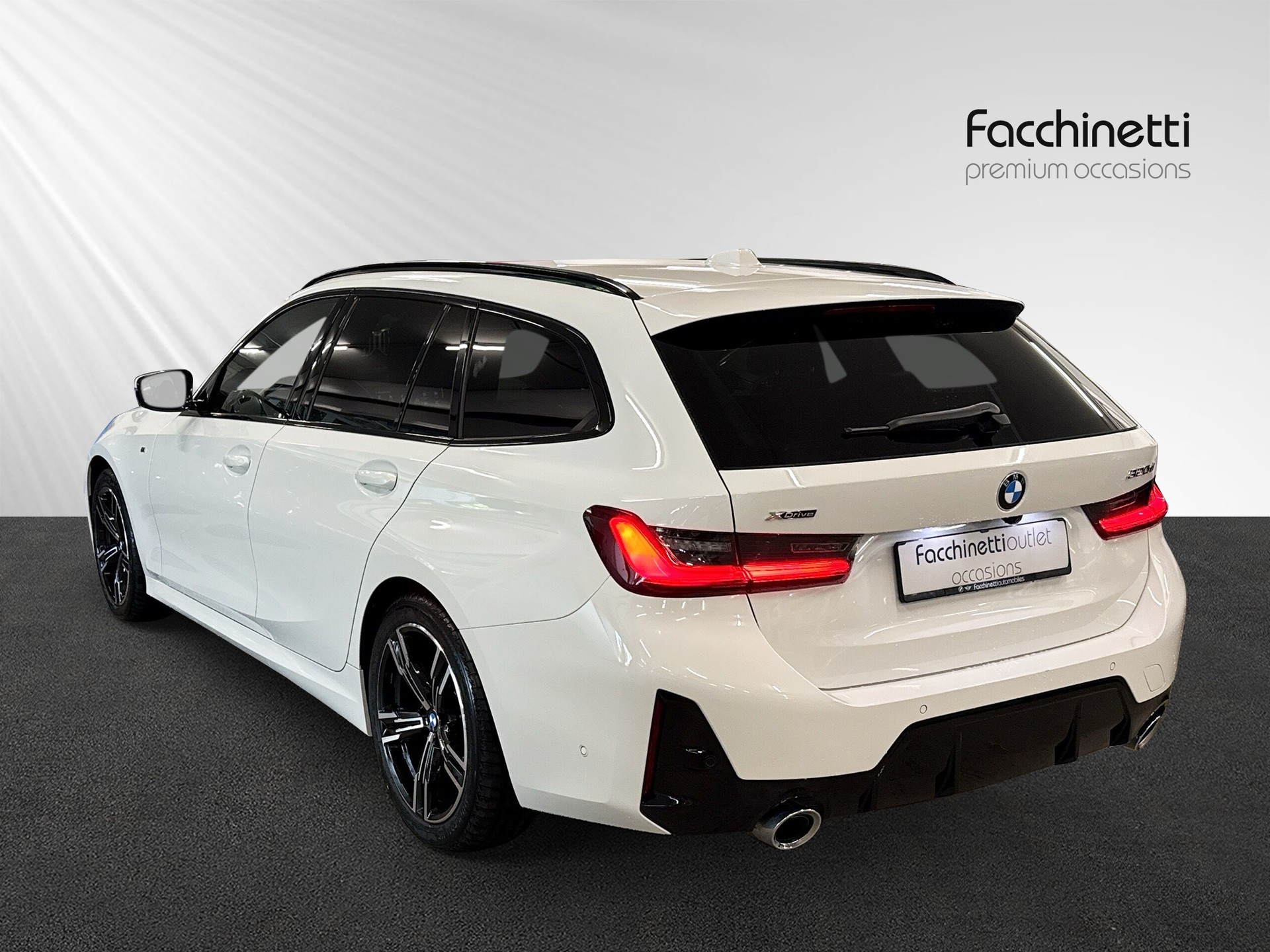 BMW 320d xDrive 48V Touring Steptronic M Sport-image-2