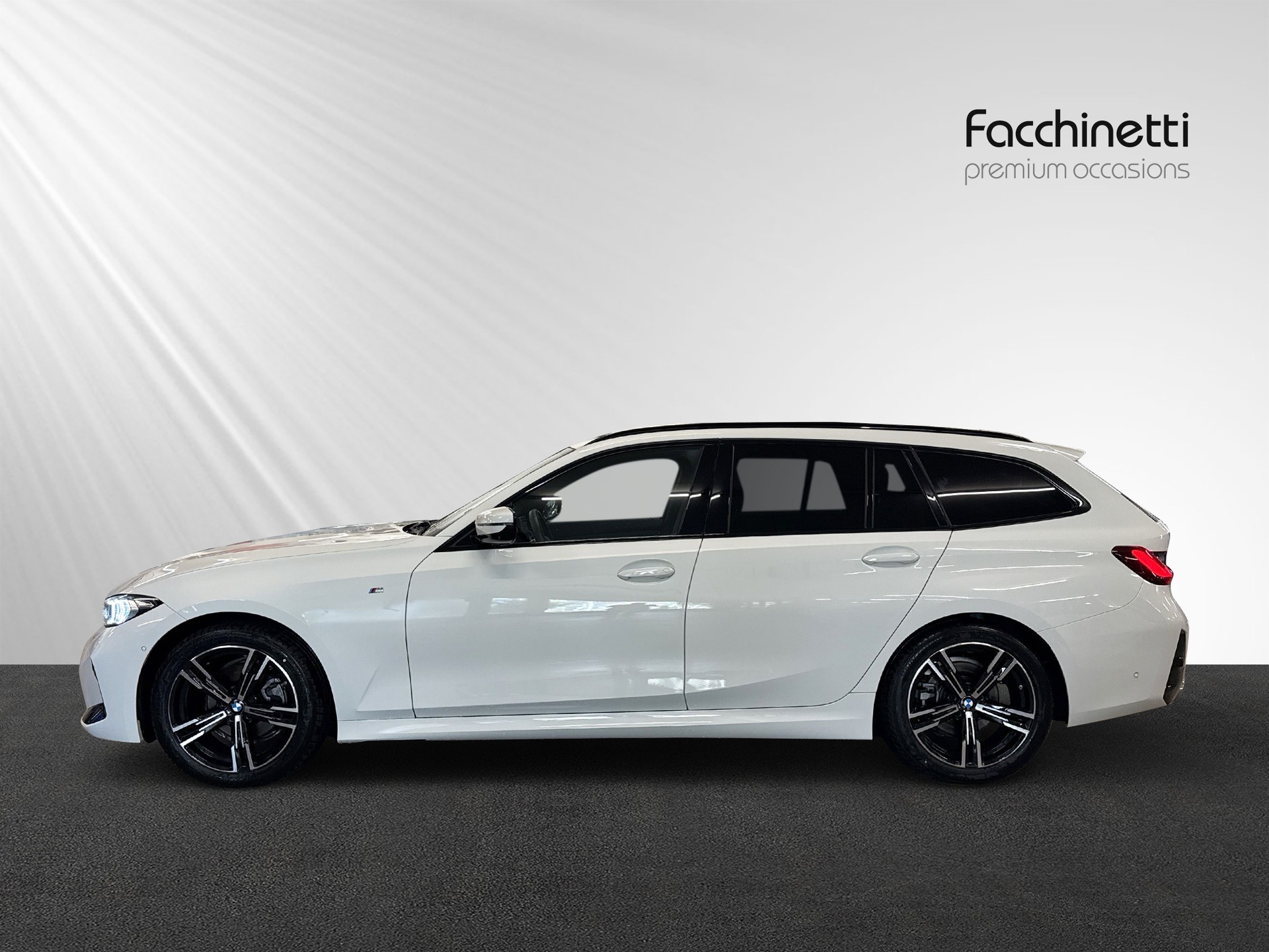BMW 320d xDrive 48V Touring Steptronic M Sport-image-1