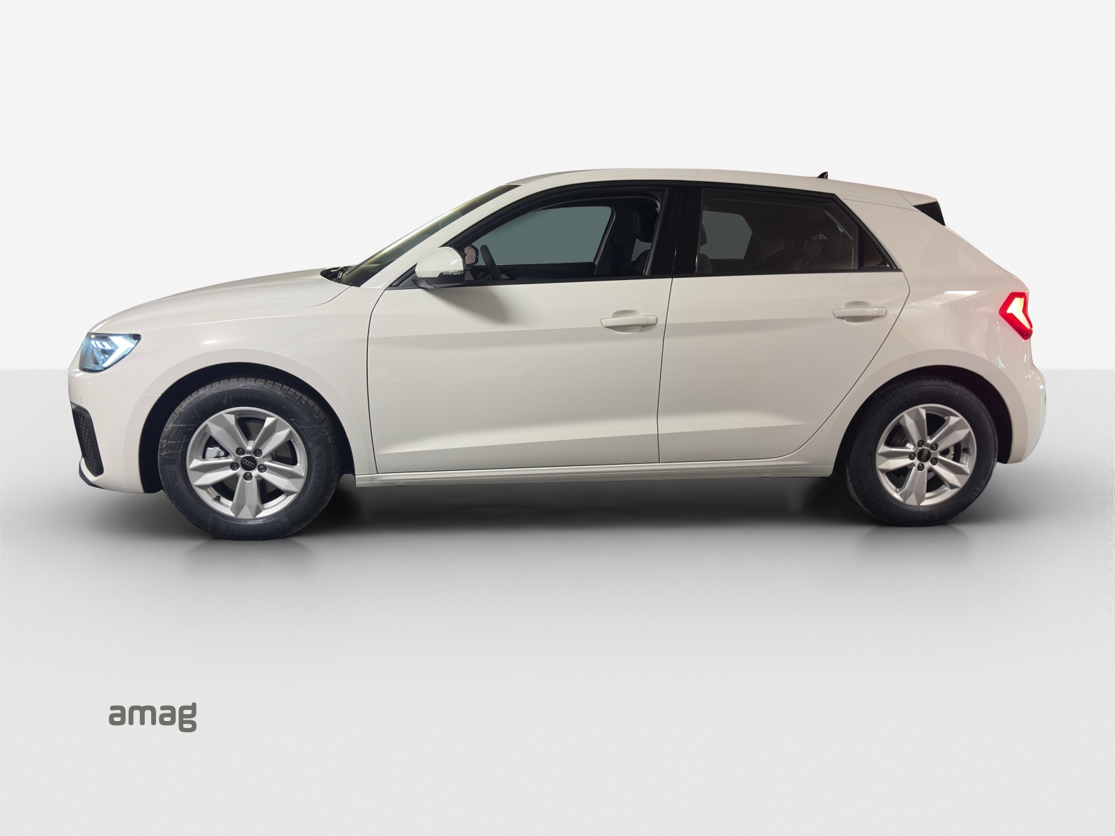 AUDI A1 Sportback 30 TFSI Attraction S-tronic-image-2