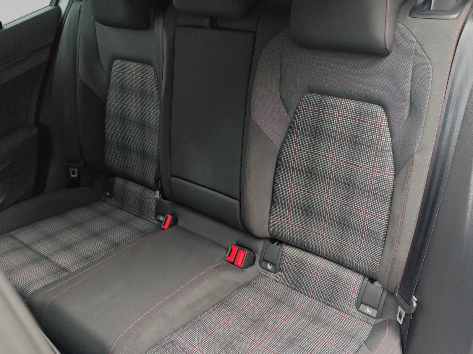 VW Golf 2.0 TSI GTI DSG-image-10