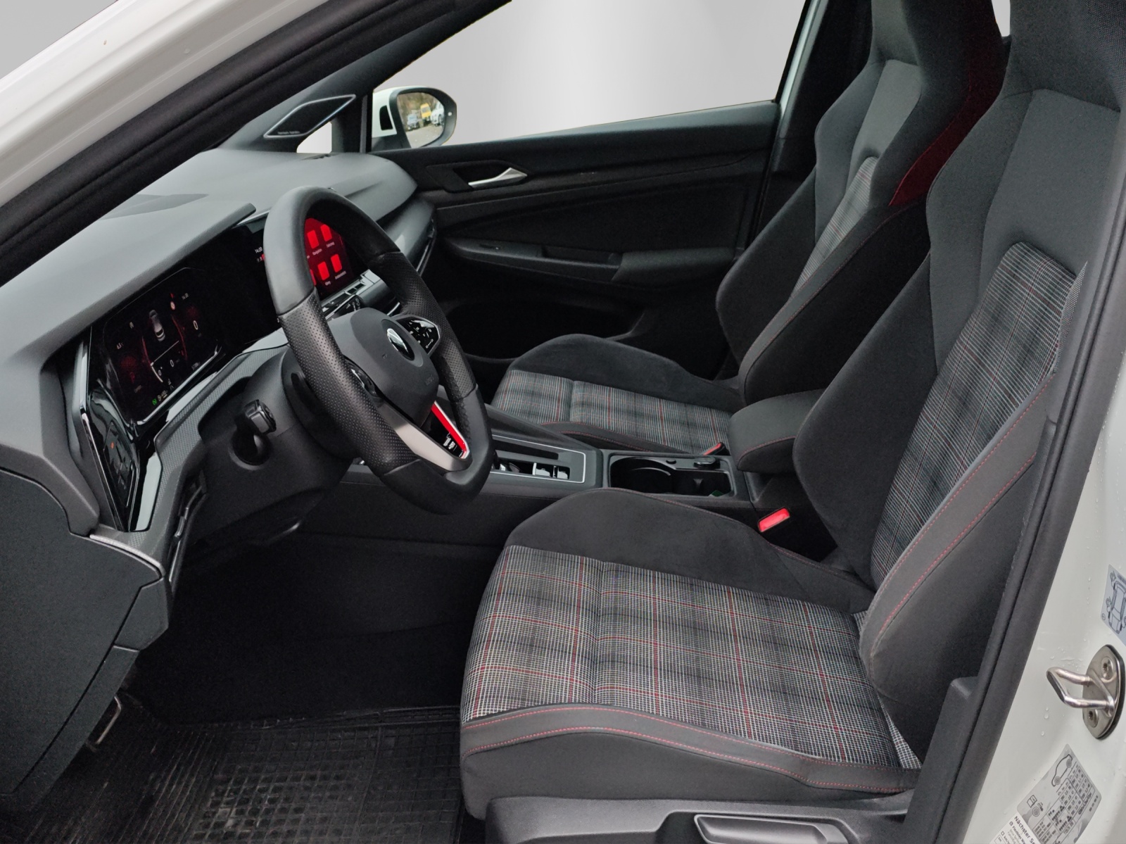 VW Golf 2.0 TSI GTI DSG-image-8