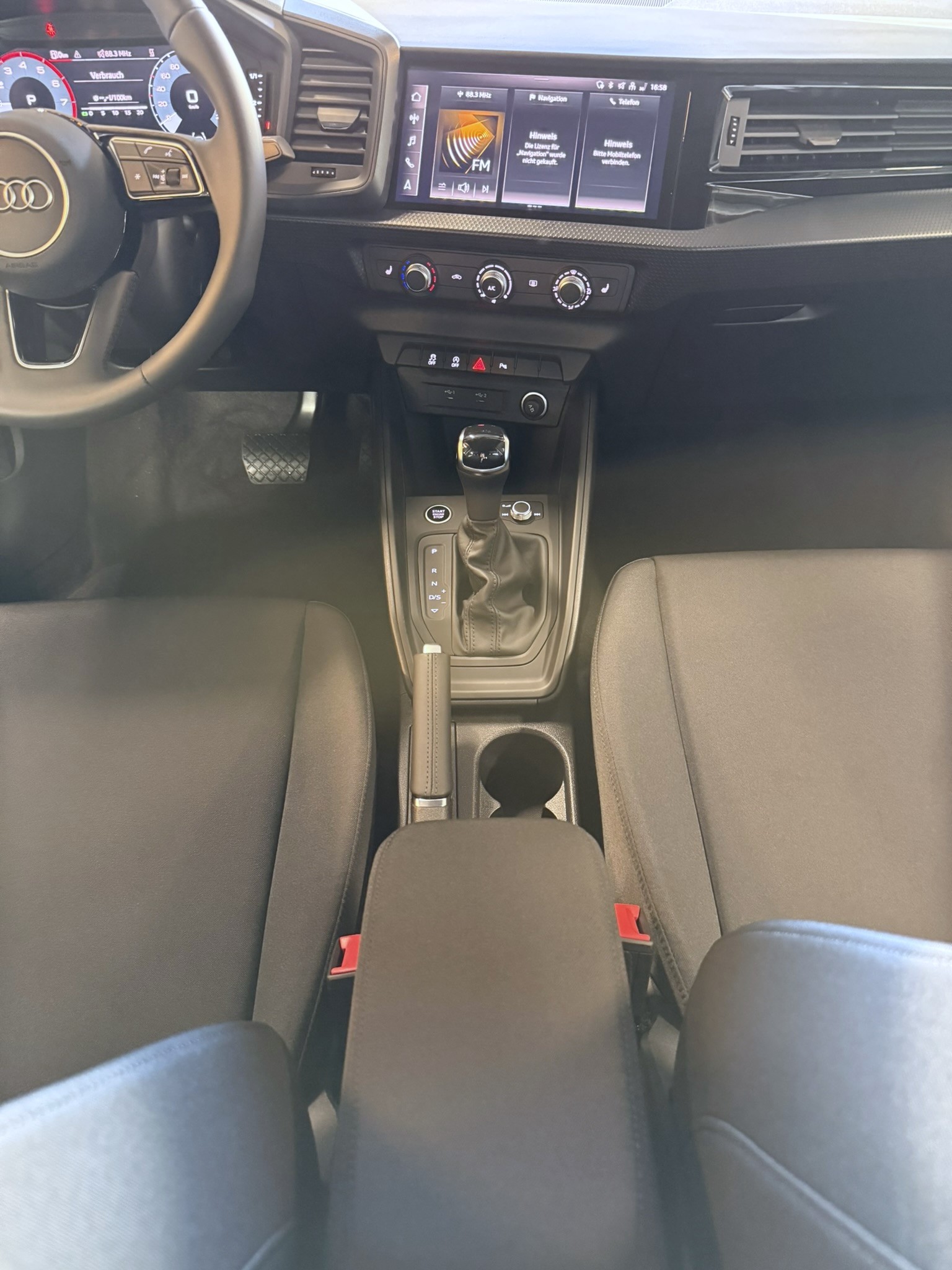 AUDI A1 Sportback 30 TFSI Attraction S-tronic-image-9
