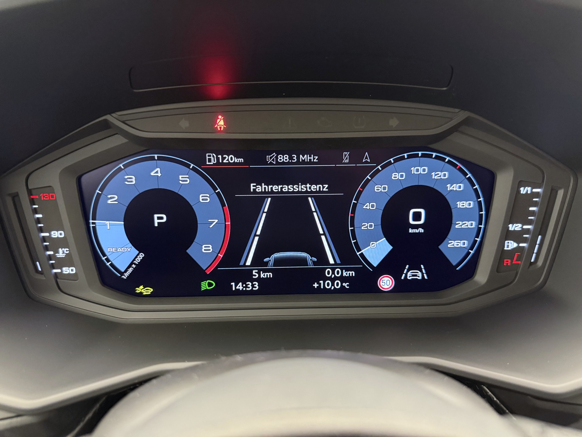 AUDI A1 Sportback 30 TFSI Attraction S-tronic-image-7