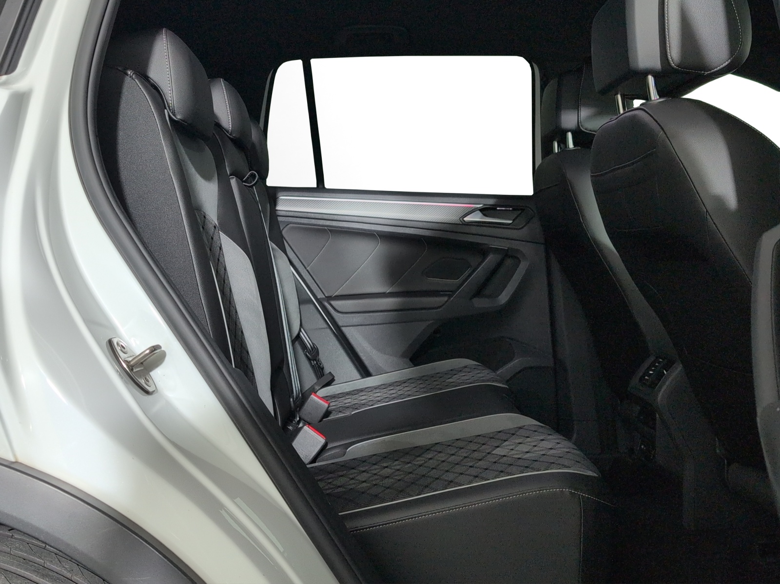 VW Tiguan 2.0TSI R-Line 4Motion DSG-image-13