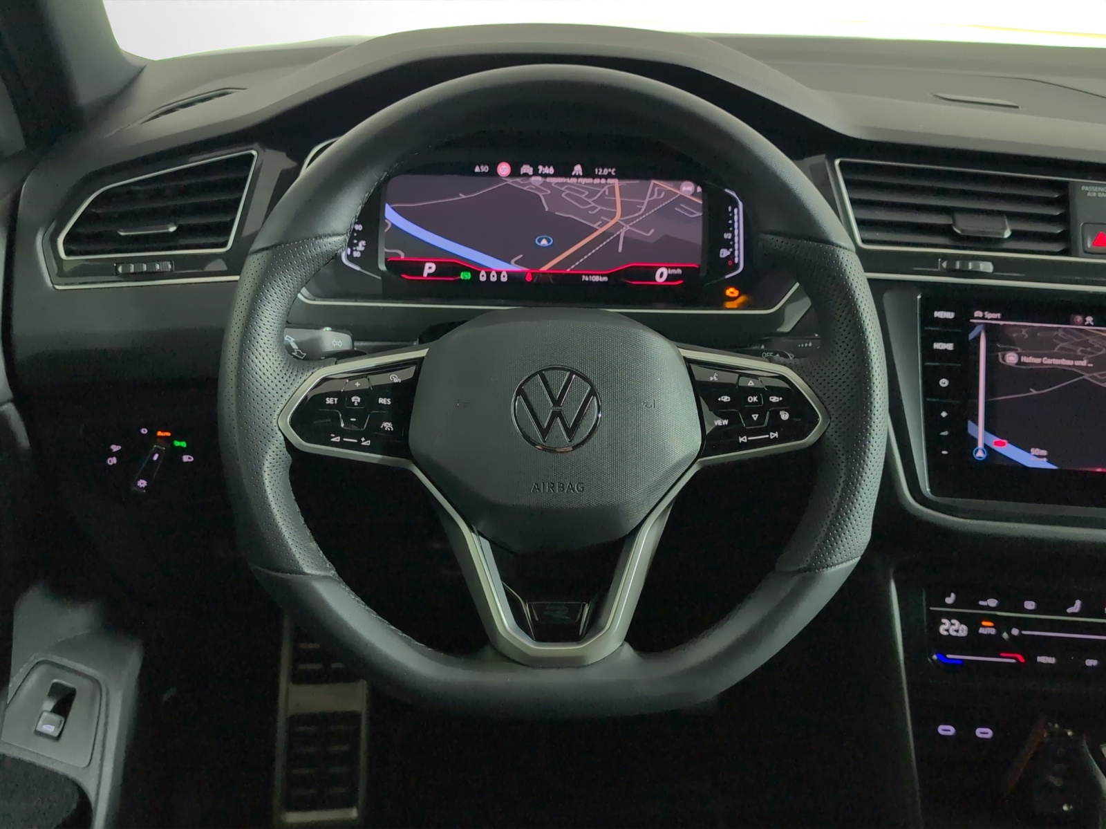 VW Tiguan 2.0TSI R-Line 4Motion DSG-image-10