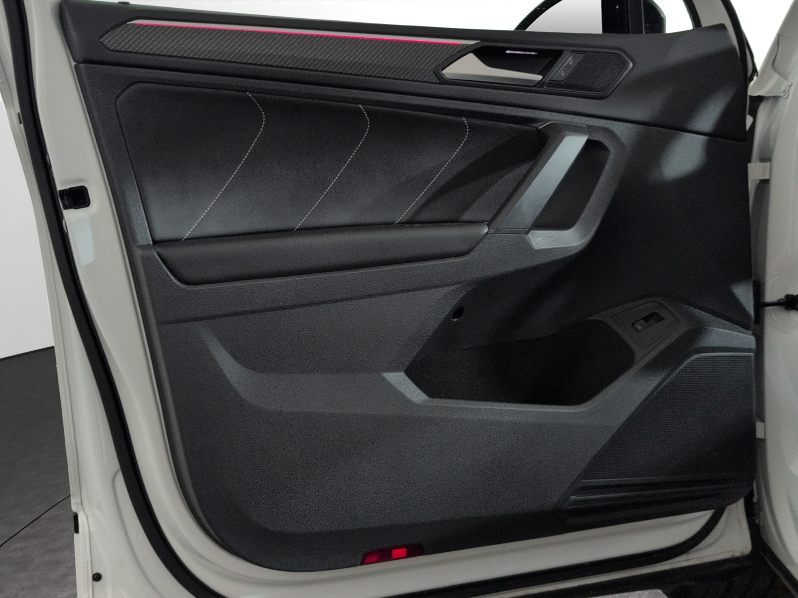 VW Tiguan 2.0TSI R-Line 4Motion DSG-image-14