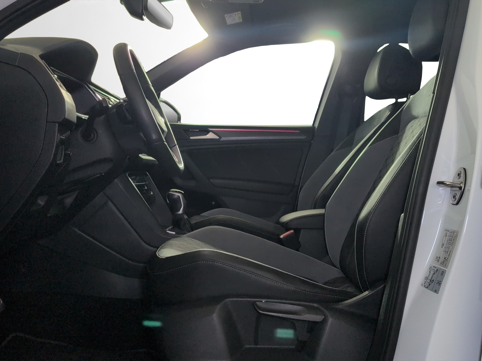 VW Tiguan 2.0TSI R-Line 4Motion DSG-image-6