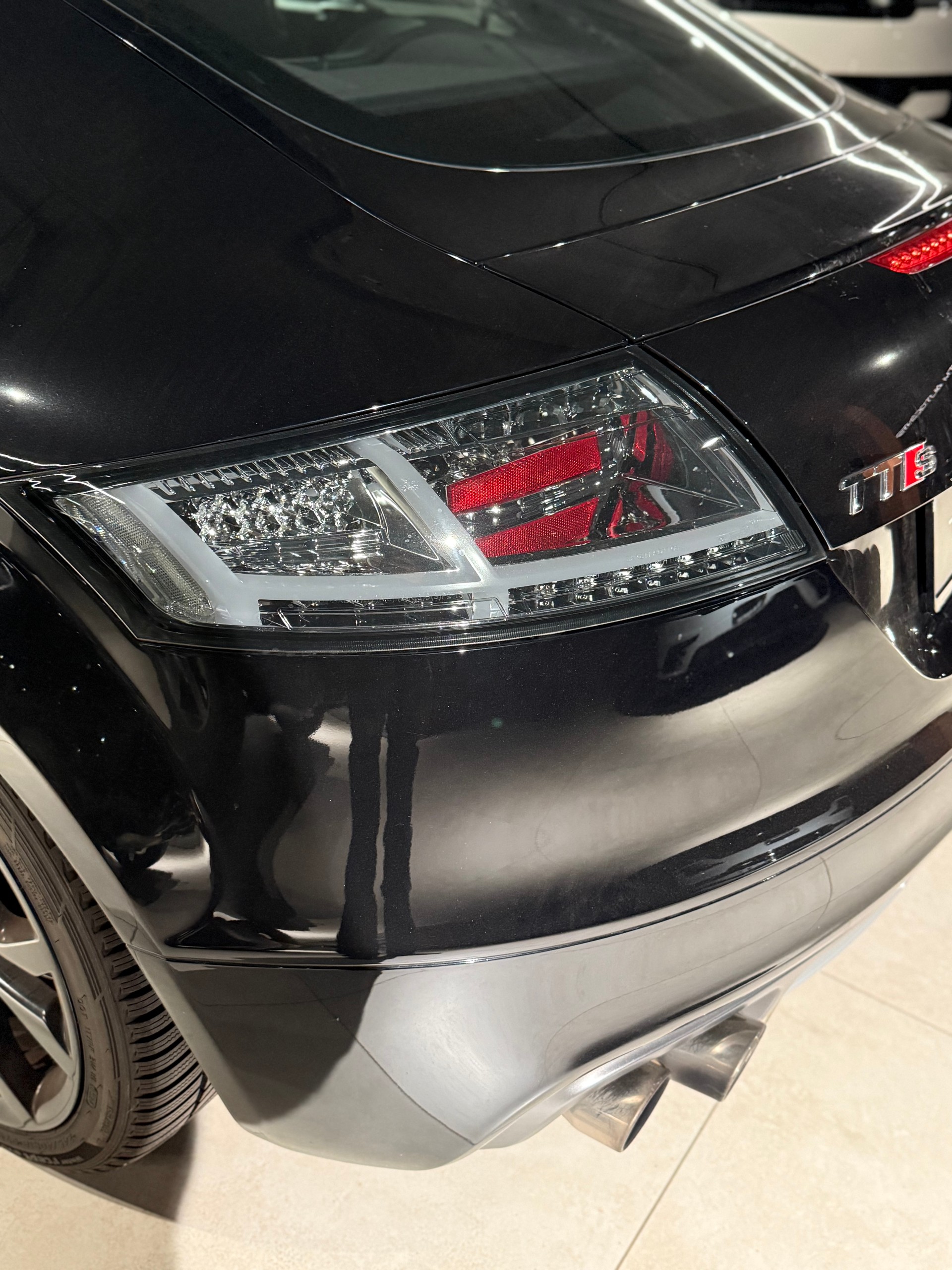 AUDI TTS Coupé 2.0 TFSI quattro S-tronic-image-4