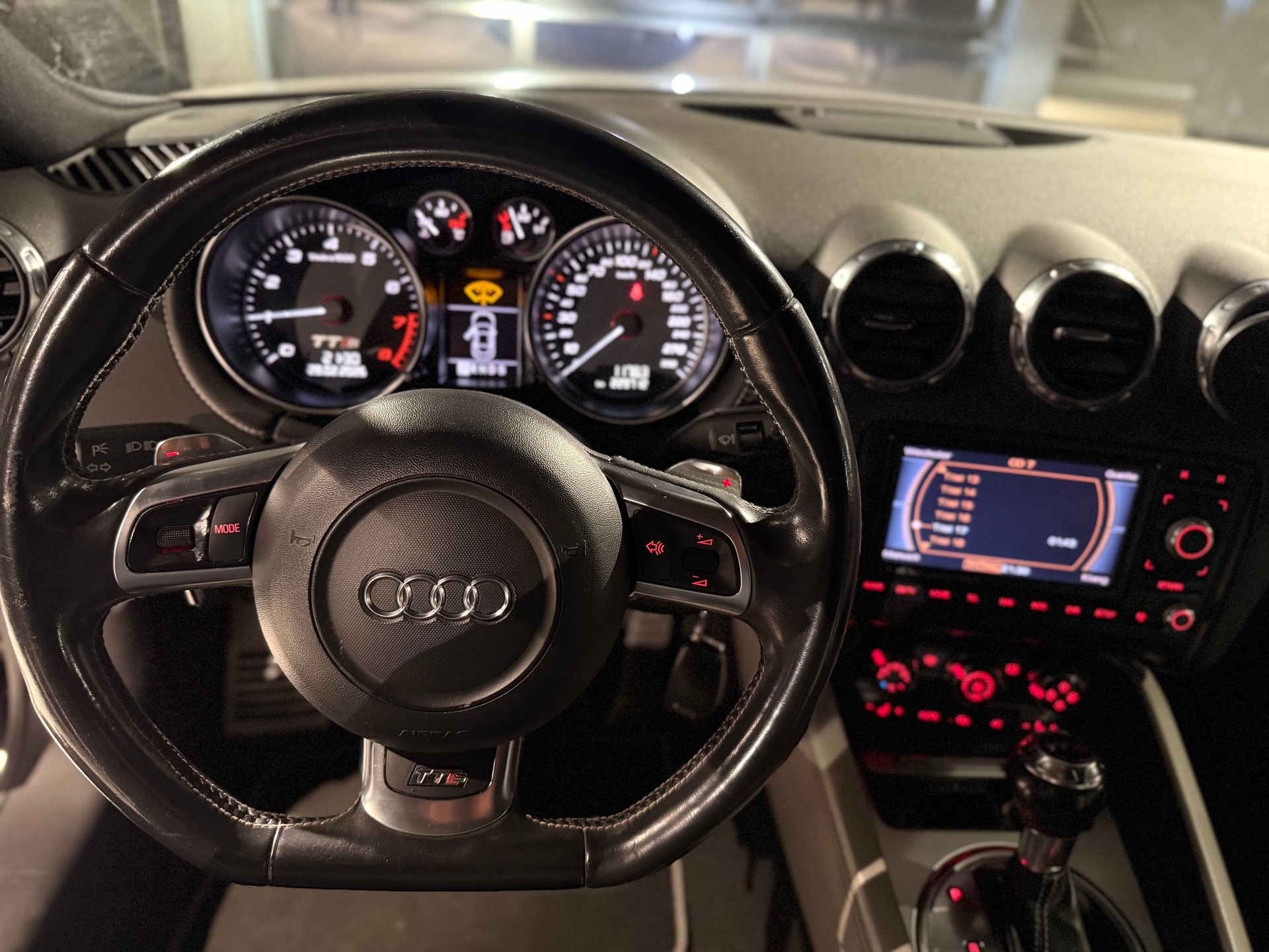 AUDI TTS Coupé 2.0 TFSI quattro S-tronic-image-9