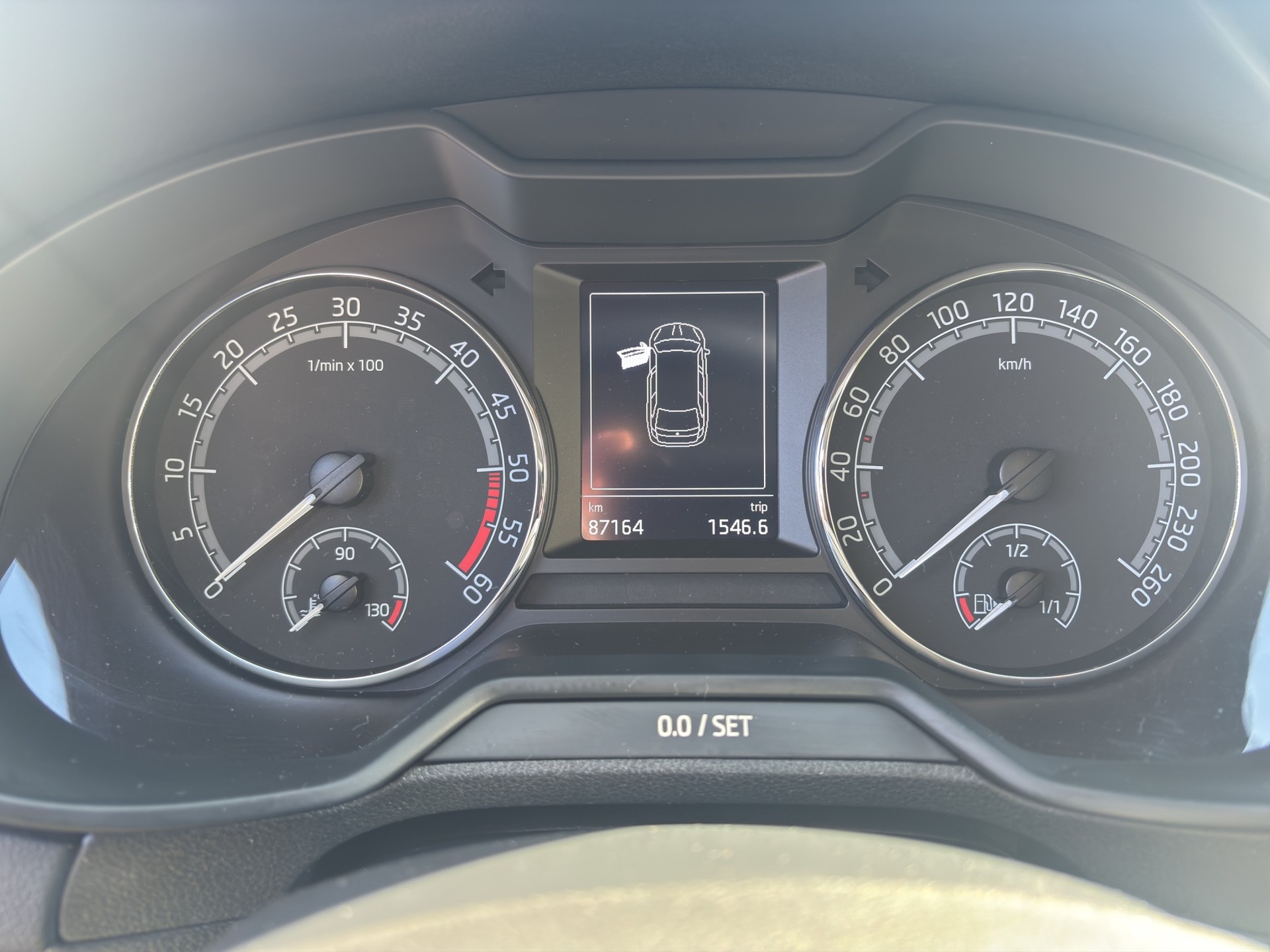 SKODA Octavia Combi 1.6 TDI Ambition DSG-image-10