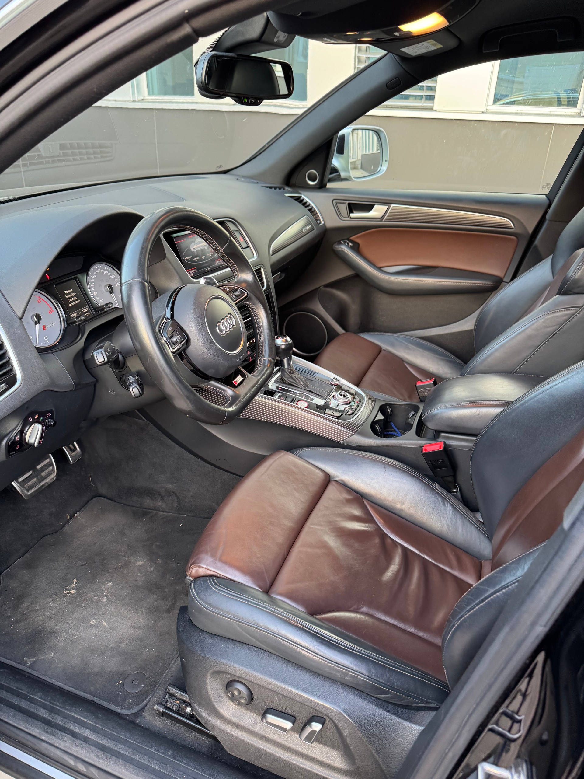 AUDI SQ5 3.0 TDI quattro tiptronic-image-11