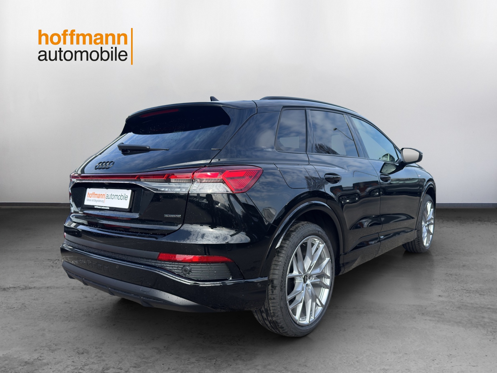 AUDI Q4 e-tron 45 Edition Swiss Ski quattro-image-3