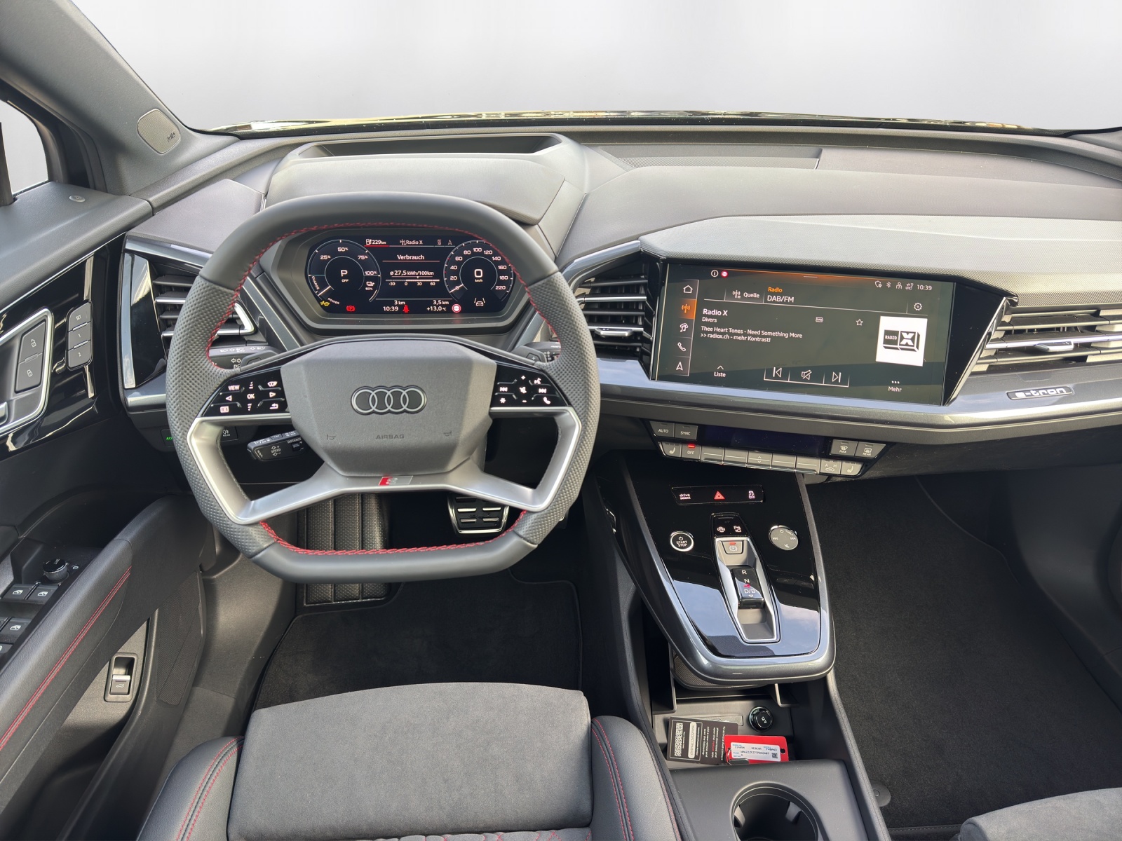 AUDI Q4 e-tron 45 Edition Swiss Ski quattro-image-6