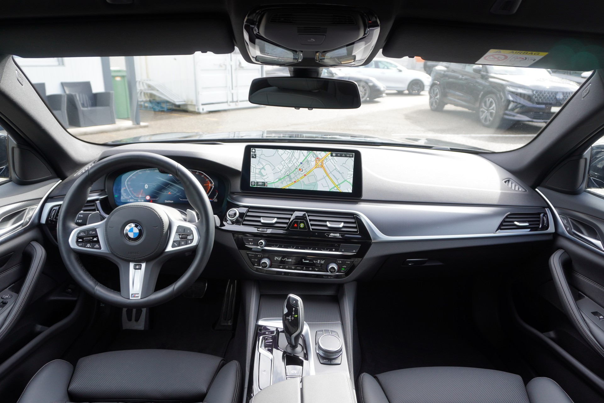 BMW 520d xDrive 48V Touring M Sport Steptronic-image-16