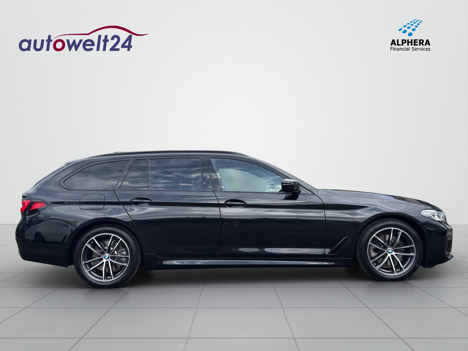 BMW 520d xDrive 48V Touring M Sport Steptronic-image-3