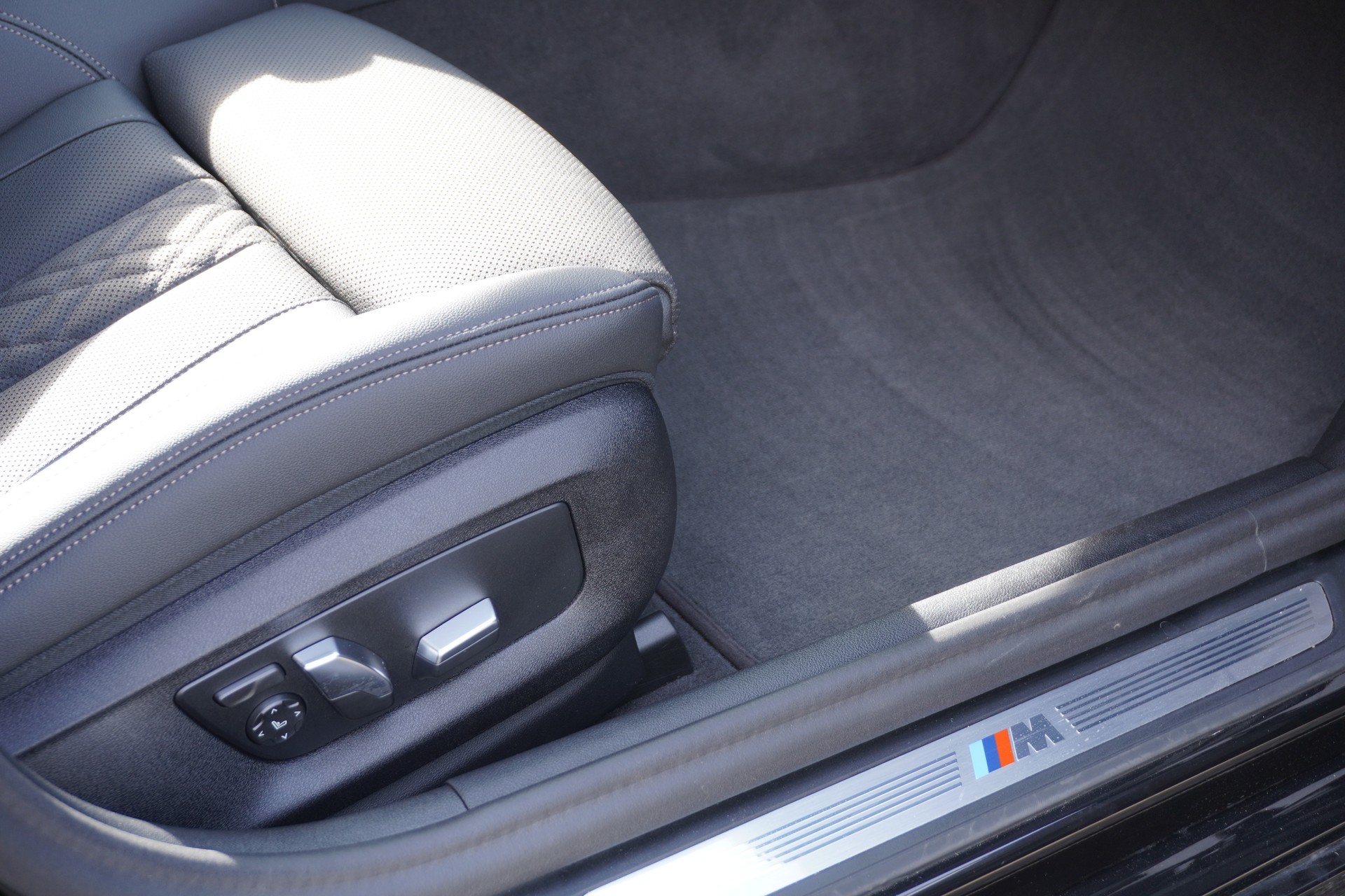 BMW 520d xDrive 48V Touring M Sport Steptronic-image-49