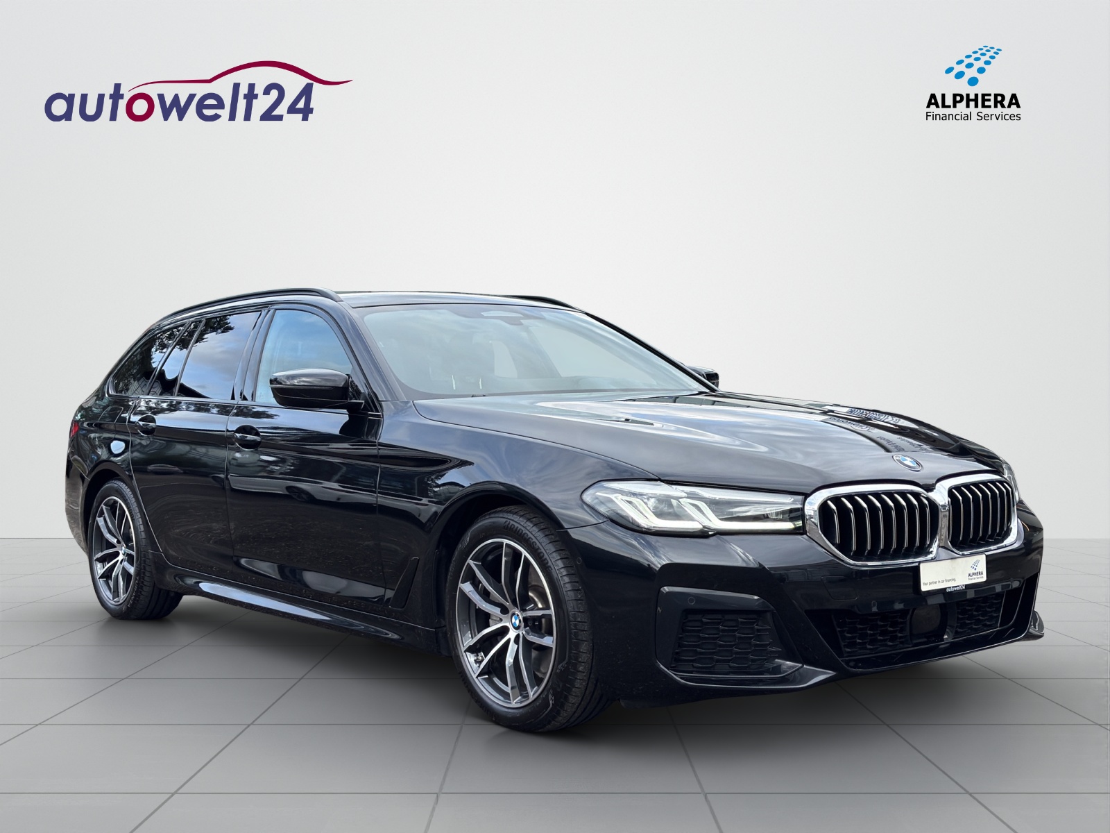 BMW 520d xDrive 48V Touring M Sport Steptronic-image-2