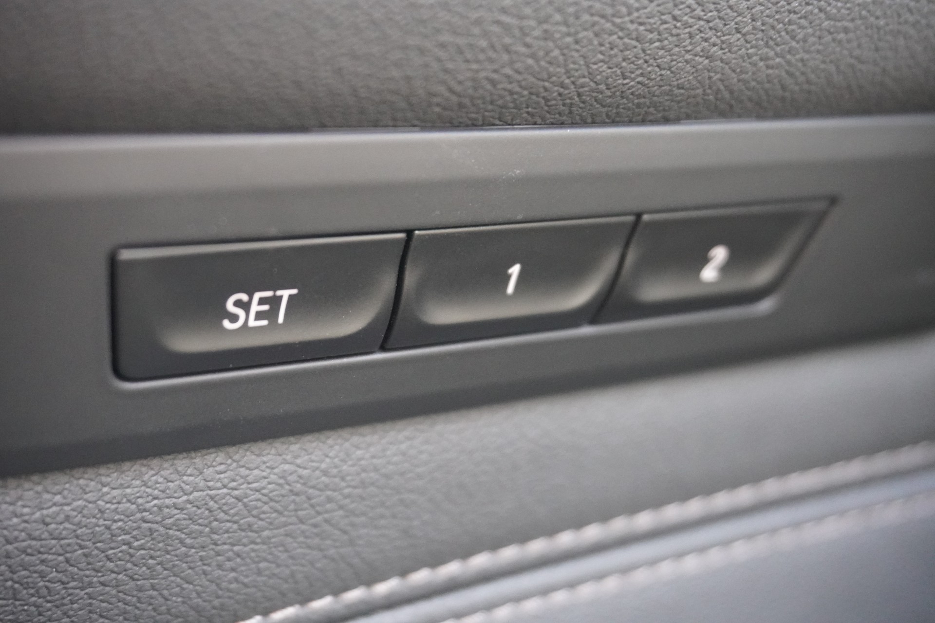 BMW 520d xDrive 48V Touring M Sport Steptronic-image-46