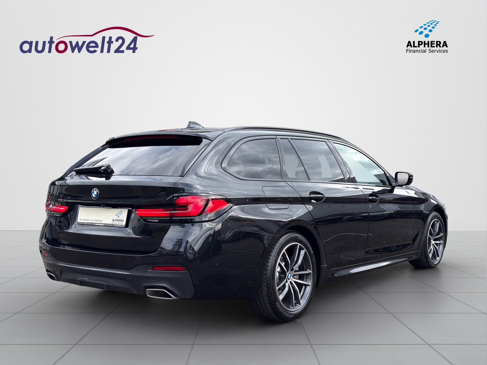 BMW 520d xDrive 48V Touring M Sport Steptronic-image-4