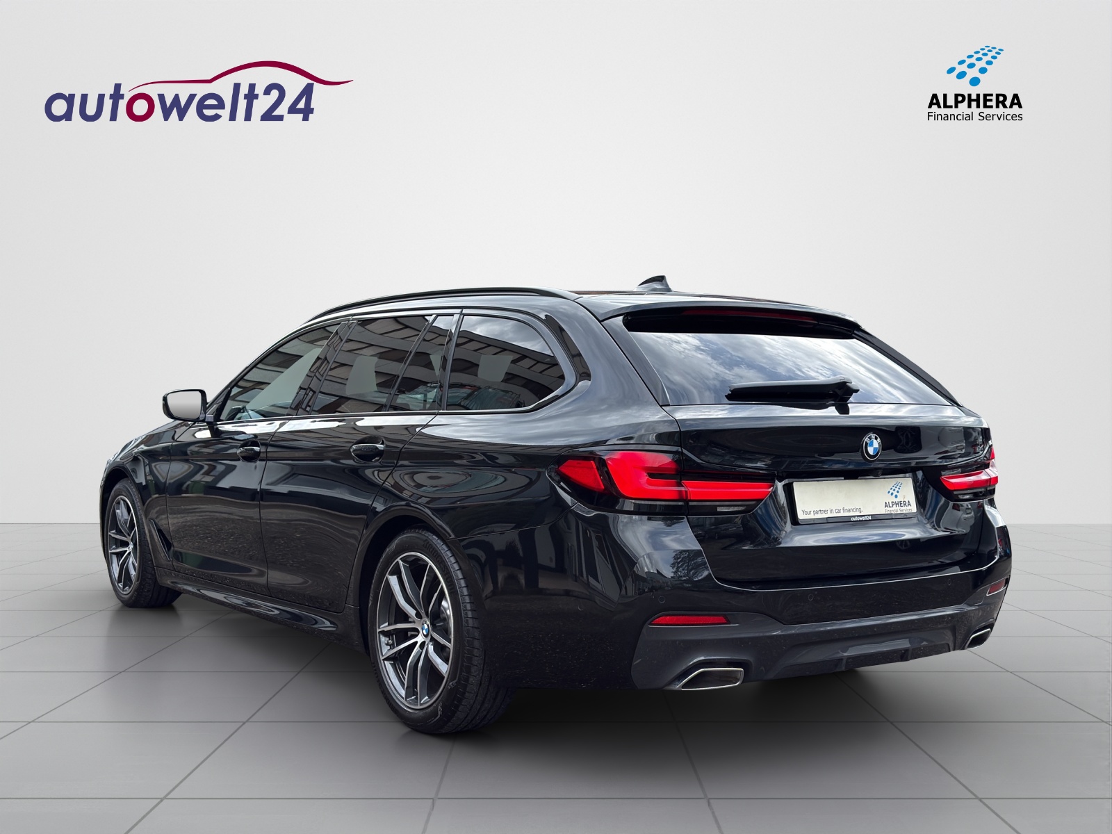 BMW 520d xDrive 48V Touring M Sport Steptronic-image-6