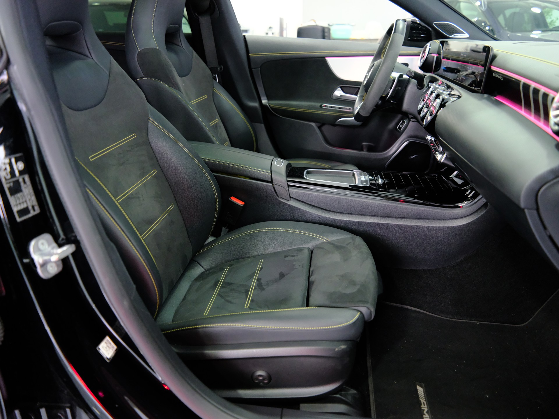 MERCEDES-BENZ CLA 45 S AMG 4Matic+ 8G-DCT-image-14