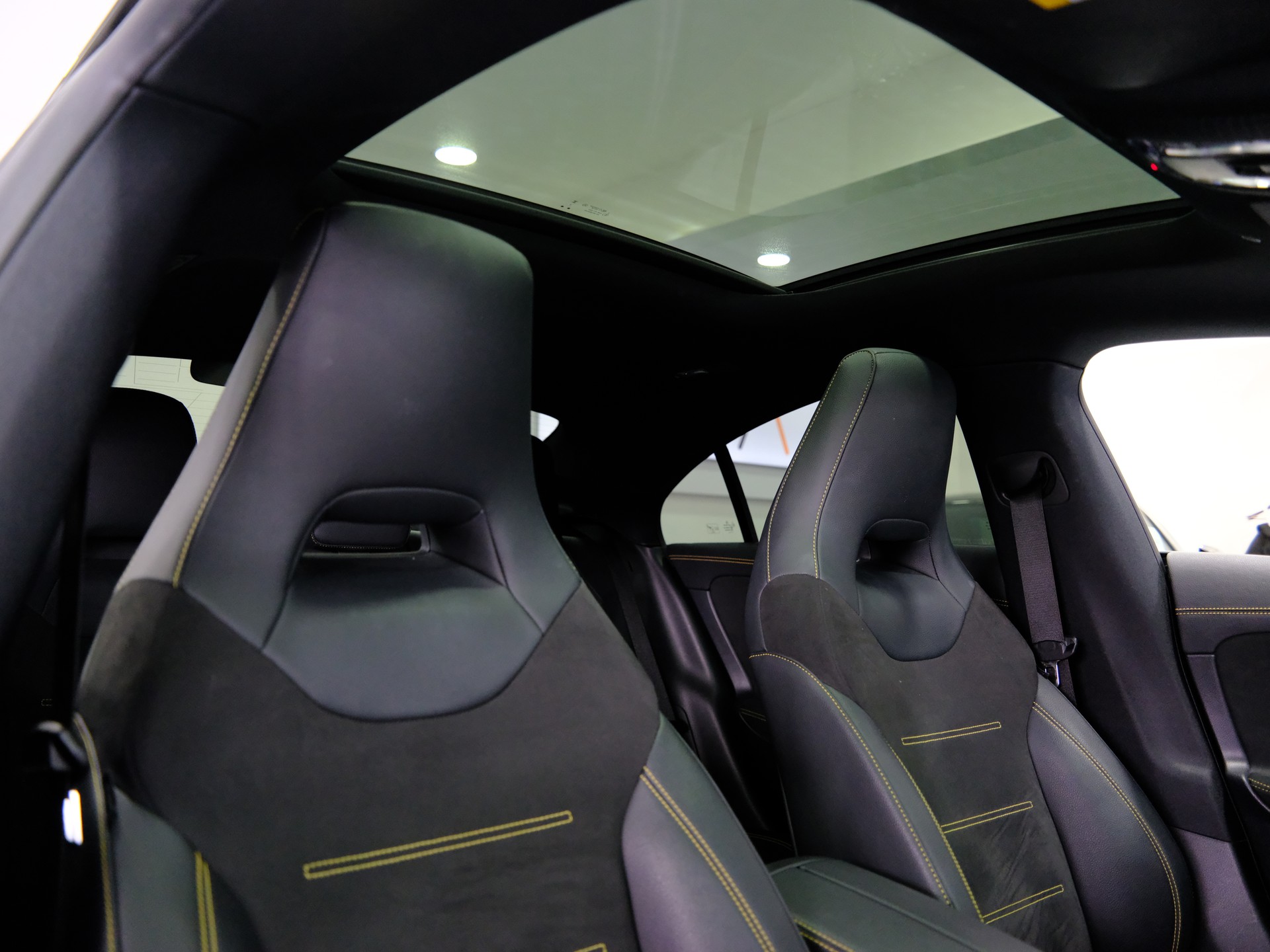 MERCEDES-BENZ CLA 45 S AMG 4Matic+ 8G-DCT-image-16