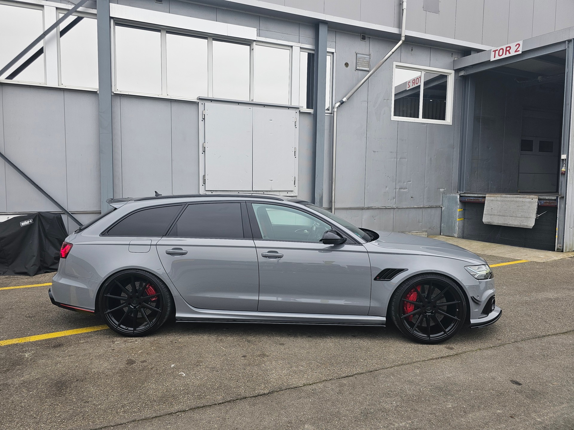 AUDI RS6 Avant 4.0 TFSI V8 performance quattro-image-0