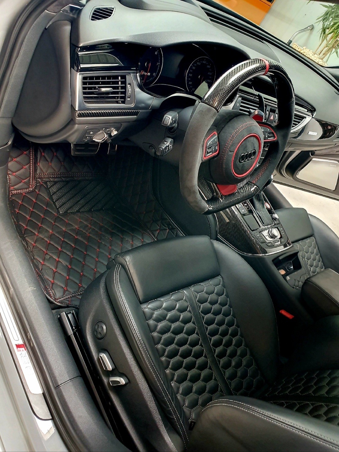 AUDI RS6 Avant 4.0 TFSI V8 performance quattro-image-8