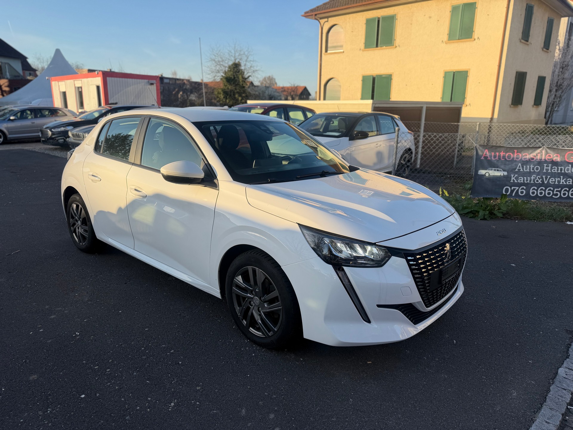 PEUGEOT 208 1.5 BlueHDi Active-image-5