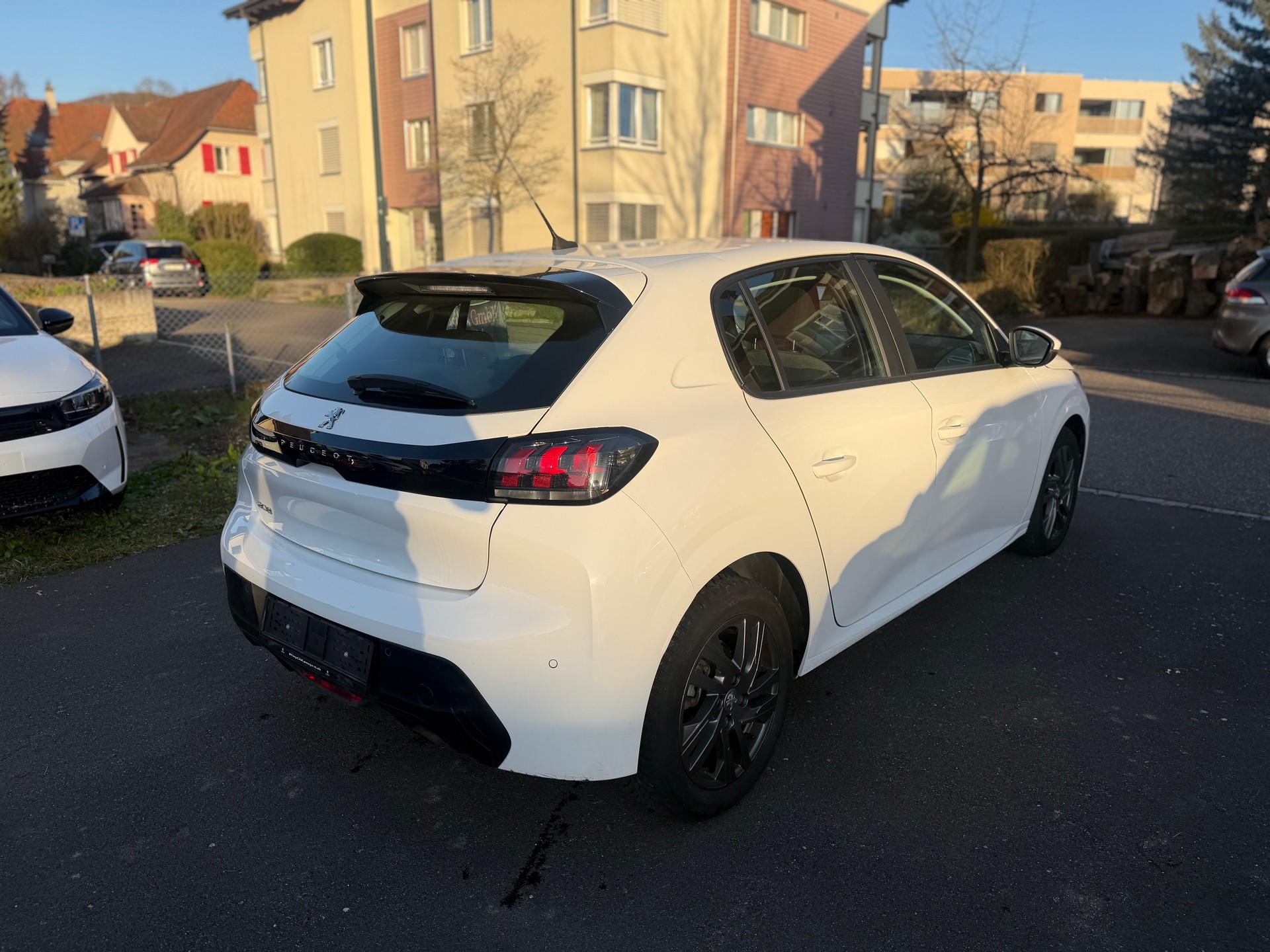 PEUGEOT 208 1.5 BlueHDi Active-image-4