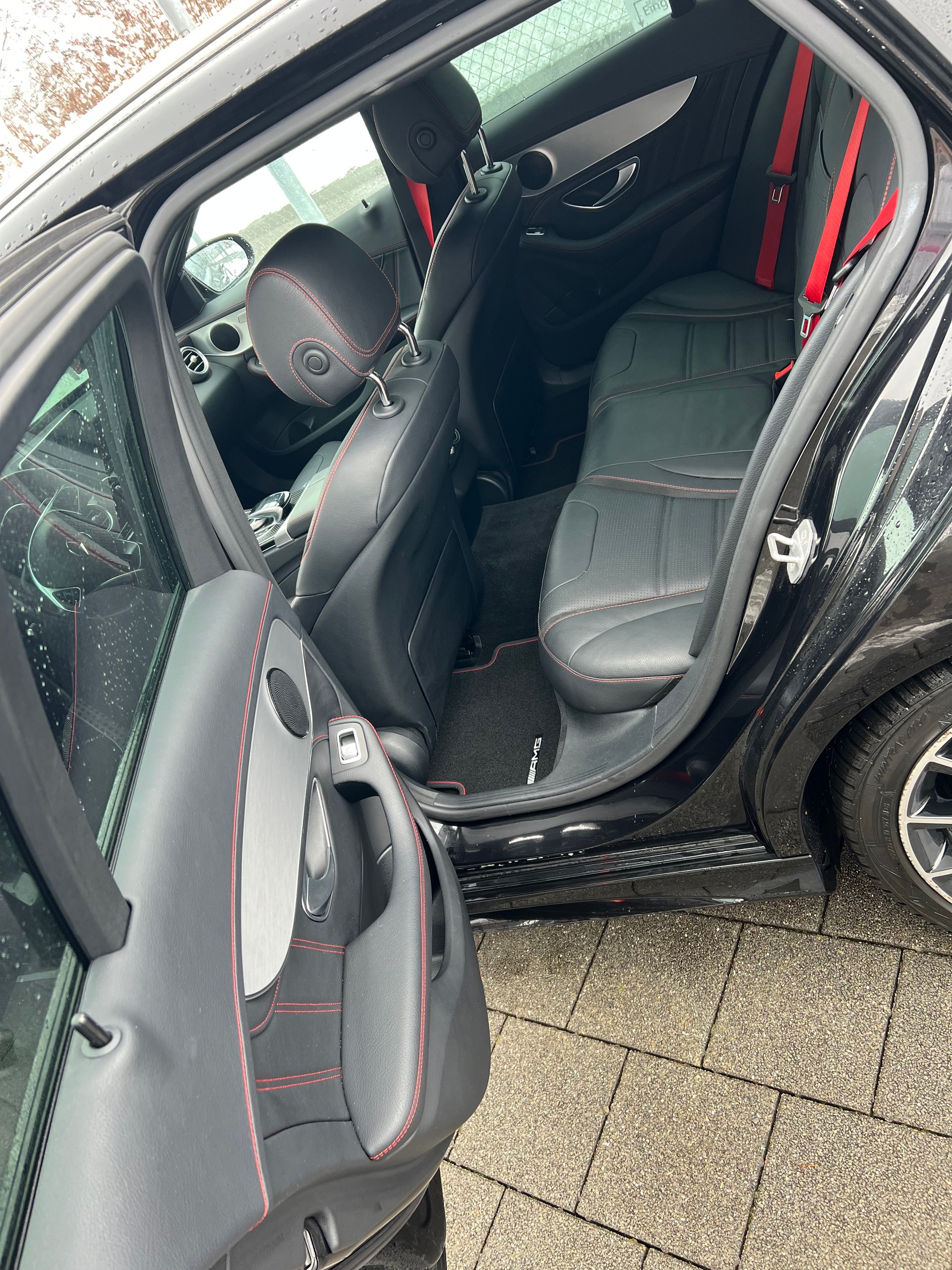 MERCEDES-BENZ C 43 AMG 4Matic 9G-Tronic-image-4