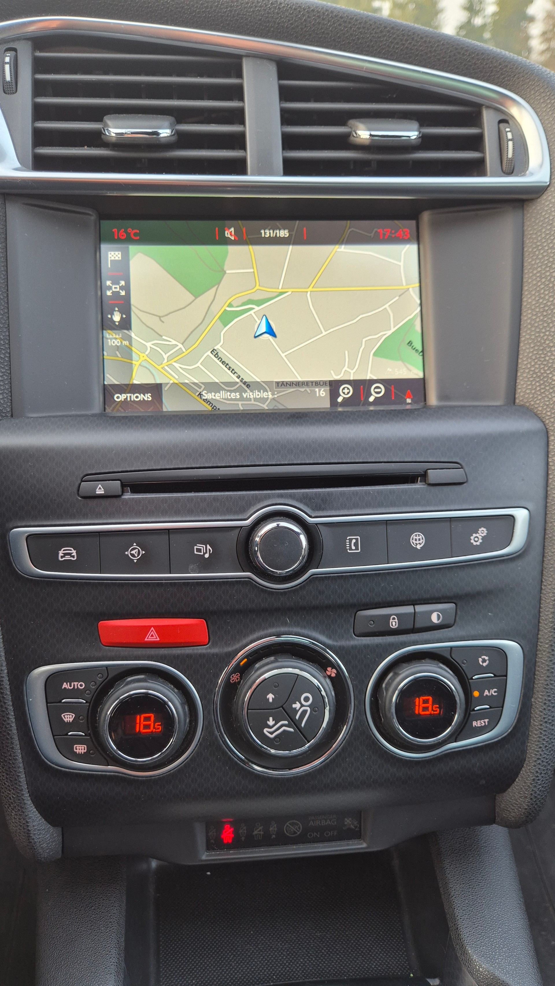 DS AUTOMOBILES DS 4 2.0 Blue HDi Sport Chic-image-15
