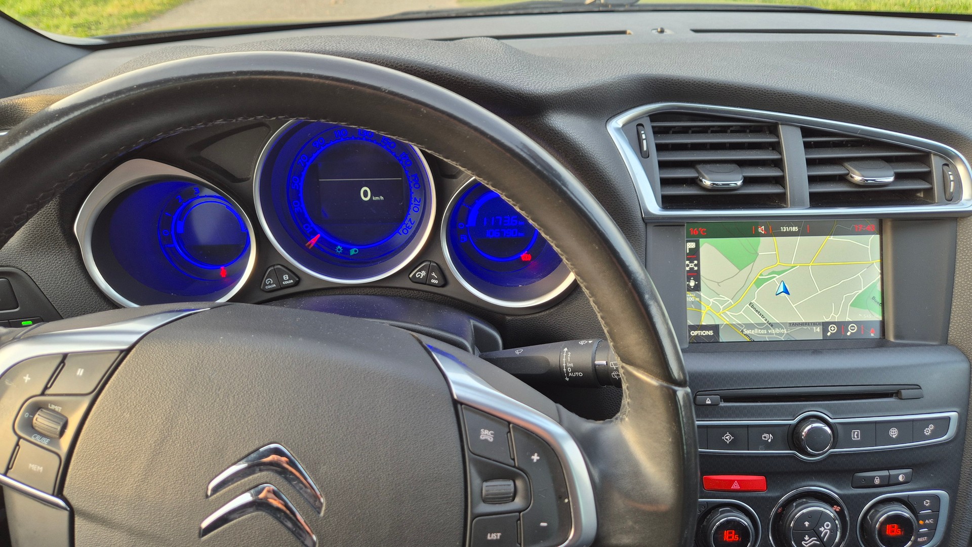 DS AUTOMOBILES DS 4 2.0 Blue HDi Sport Chic-image-14