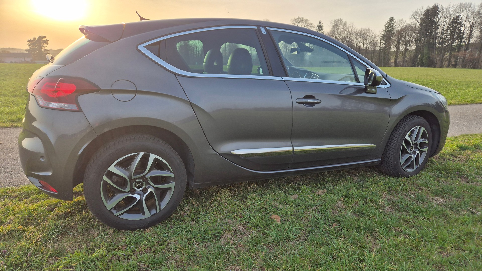 DS AUTOMOBILES DS 4 2.0 Blue HDi Sport Chic-image-1
