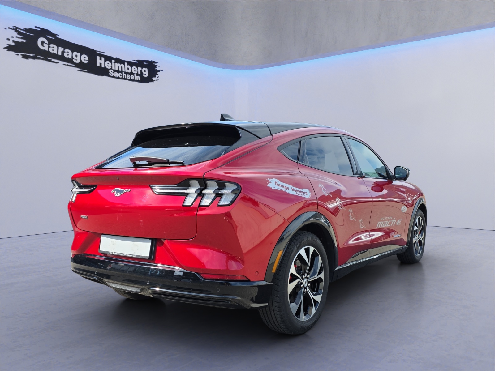 FORD Mustang Mach-E Extended AWD-image-4