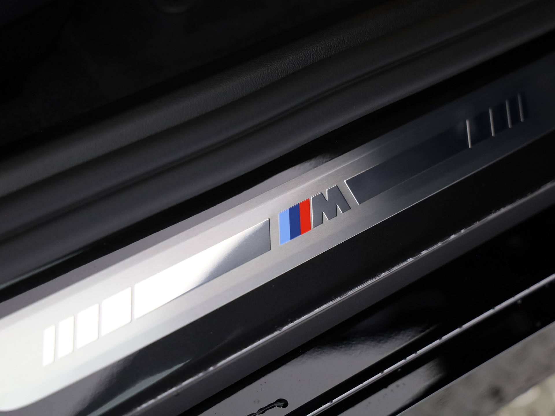 BMW 550e xDrive Touring-image-21