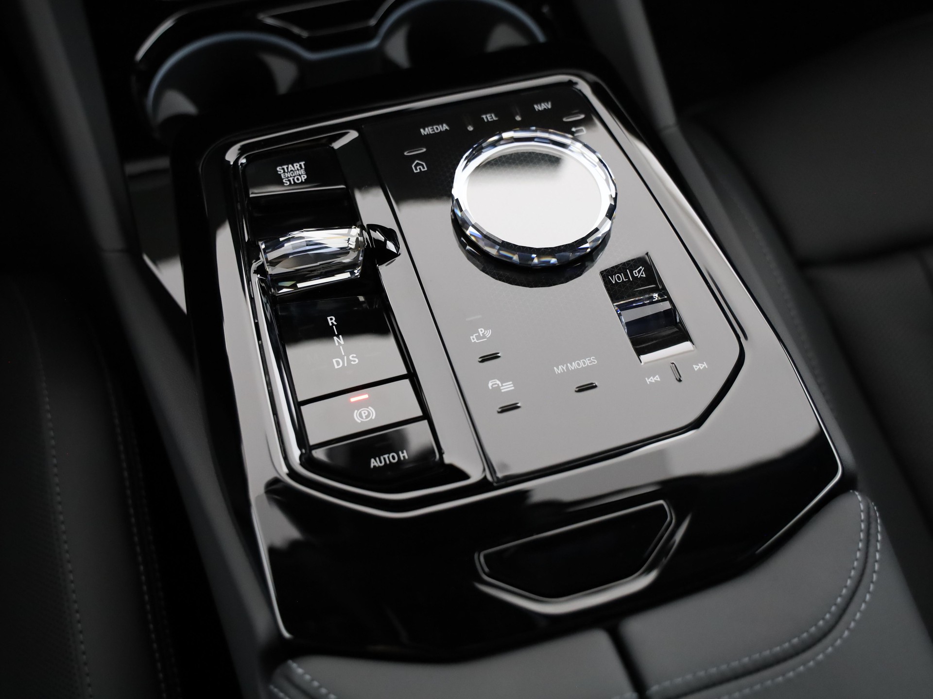 BMW 550e xDrive Touring-image-16
