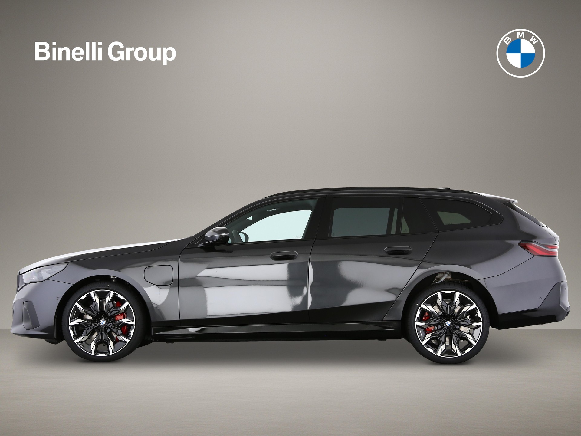 BMW 550e xDrive Touring-image-1